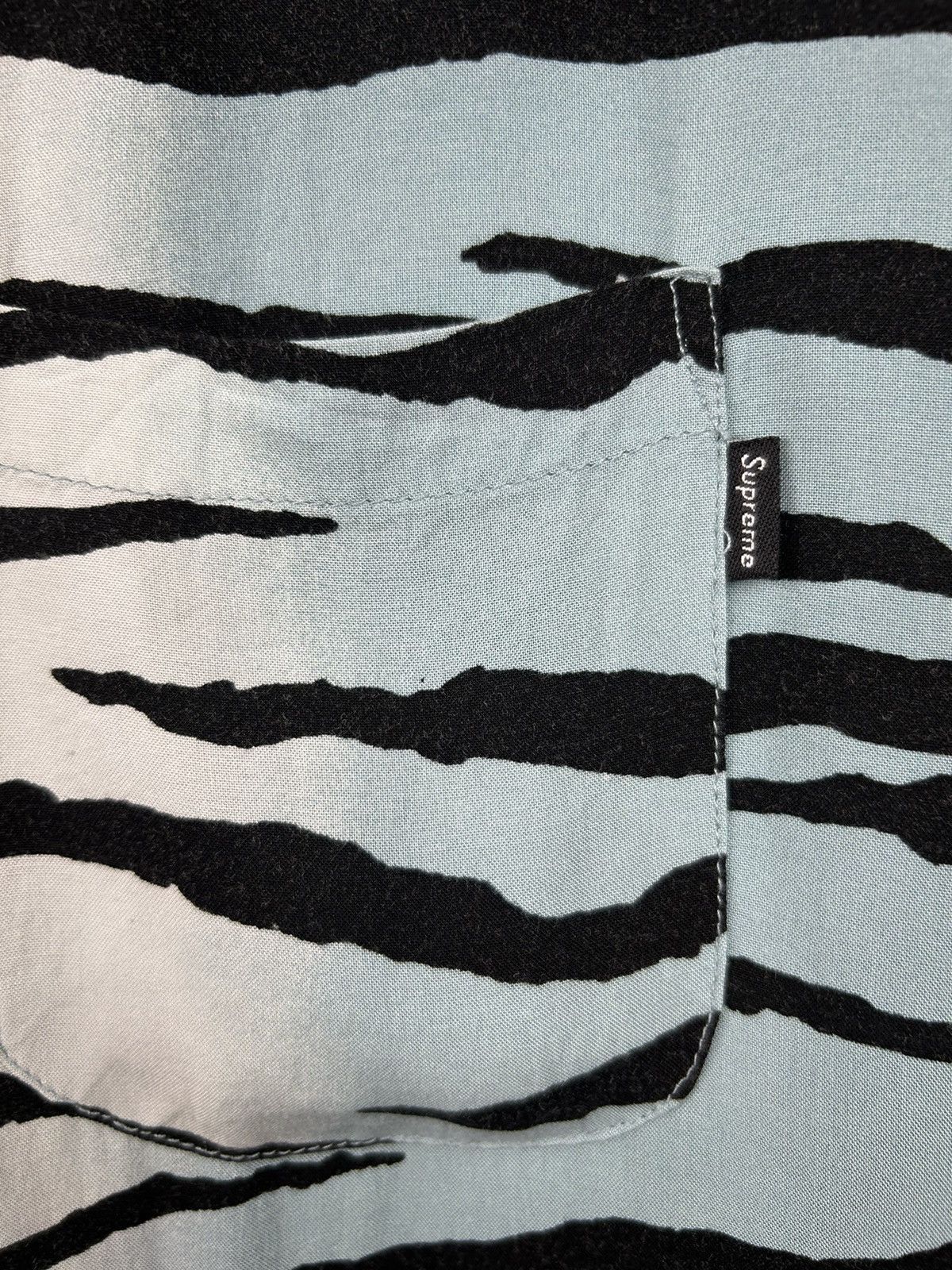 Supreme Supreme Tiger Stripe Rayon Shirt Size US M / EU 48-50 / 2 - 7 Thumbnail