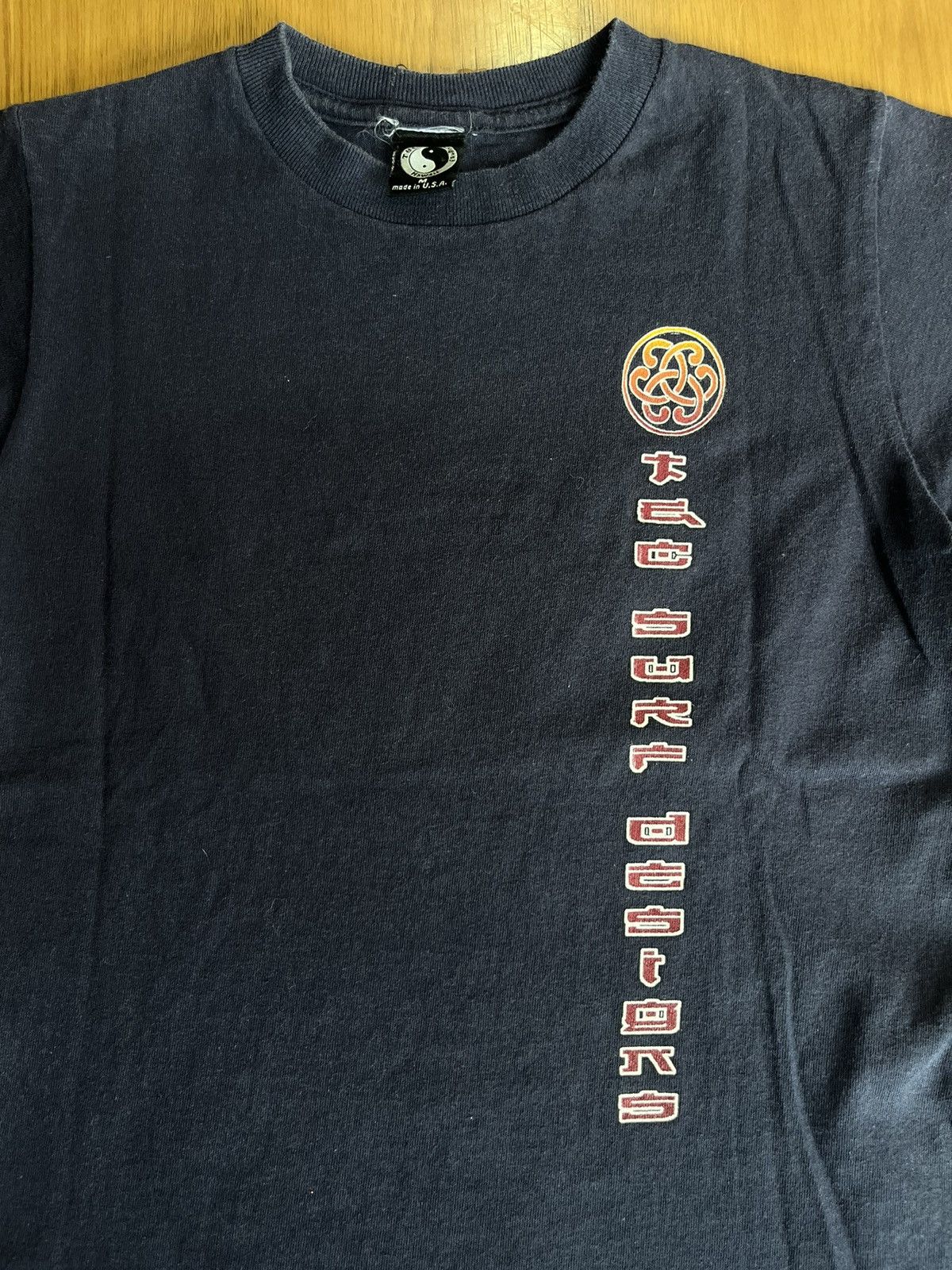 Vintage Vintage T&C Surf Designs Hawaii YIN-YANG Dragon 90’s Tshirt Size US XS / EU 42 / 0 - 6 Thumbnail