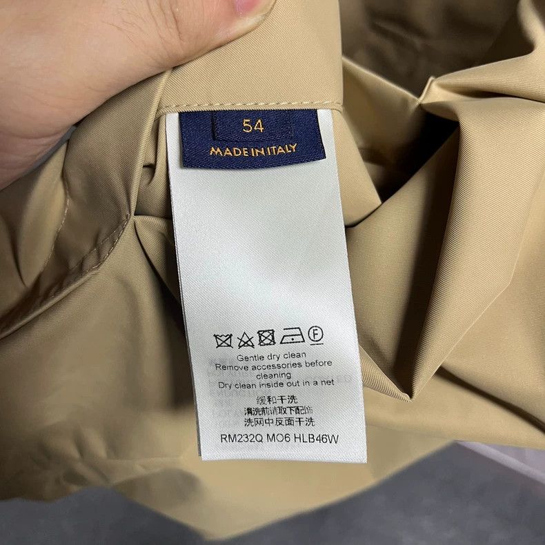 Louis Vuitton louis vuitton Beige pin full logo reversible long jacket 25 Size US L / EU 52-54 / 3 - 7 Thumbnail