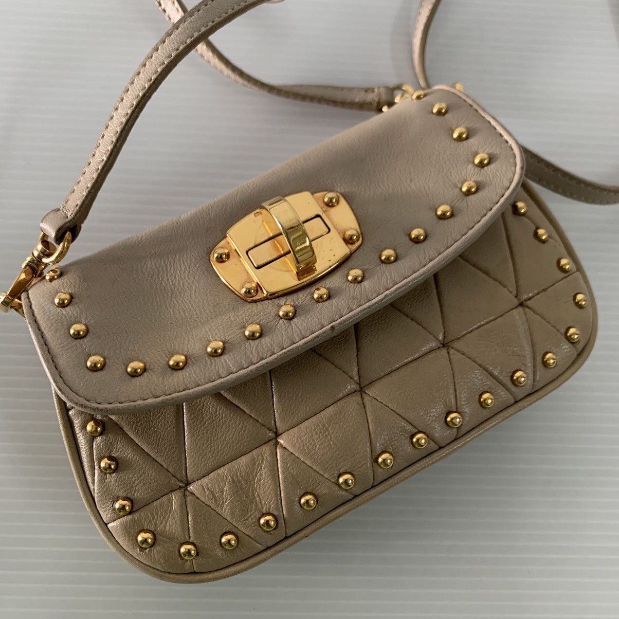 Miu Miu Miu Miu Small Card Coin Slingbag Rare Design Size ONE SIZE - 6 Thumbnail