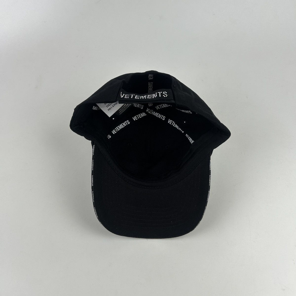 Vetements Vetements VIP Crystal Cap Size ONE SIZE - 8 Thumbnail