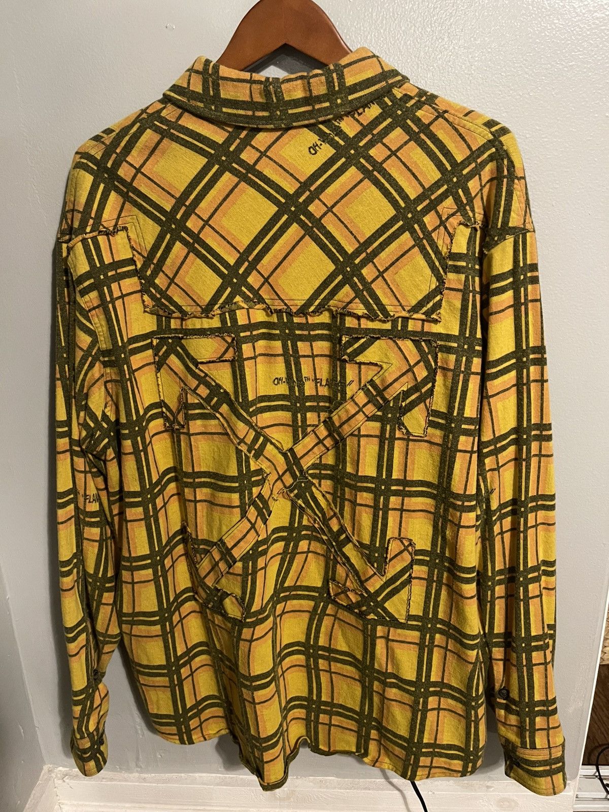Off-White × Virgil Abloh OFF-WHITE C/O VIRGIL ABLOH YELLOW OVERSIZED FLANNEL SIZE L Size US L / EU 52-54 / 3 - 6 Thumbnail