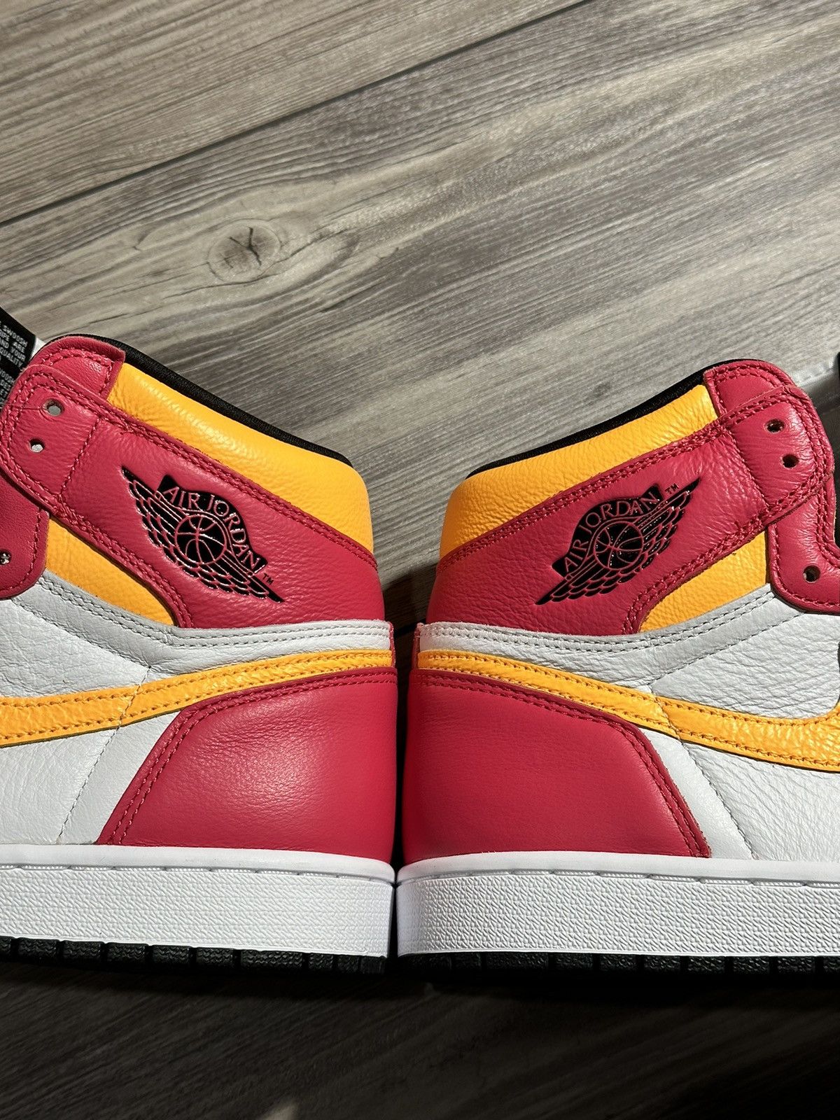 Jordan Brand × Nike Jordan 1 Retro High OG Light Fusion Size US 10.5 / EU 43-44 - 7 Thumbnail