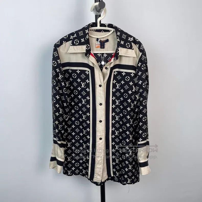 Louis Vuitton Louis Vuitton Classic full print silk shirt Size XXS / US 00 / IT 34 - 1 Thumbnail