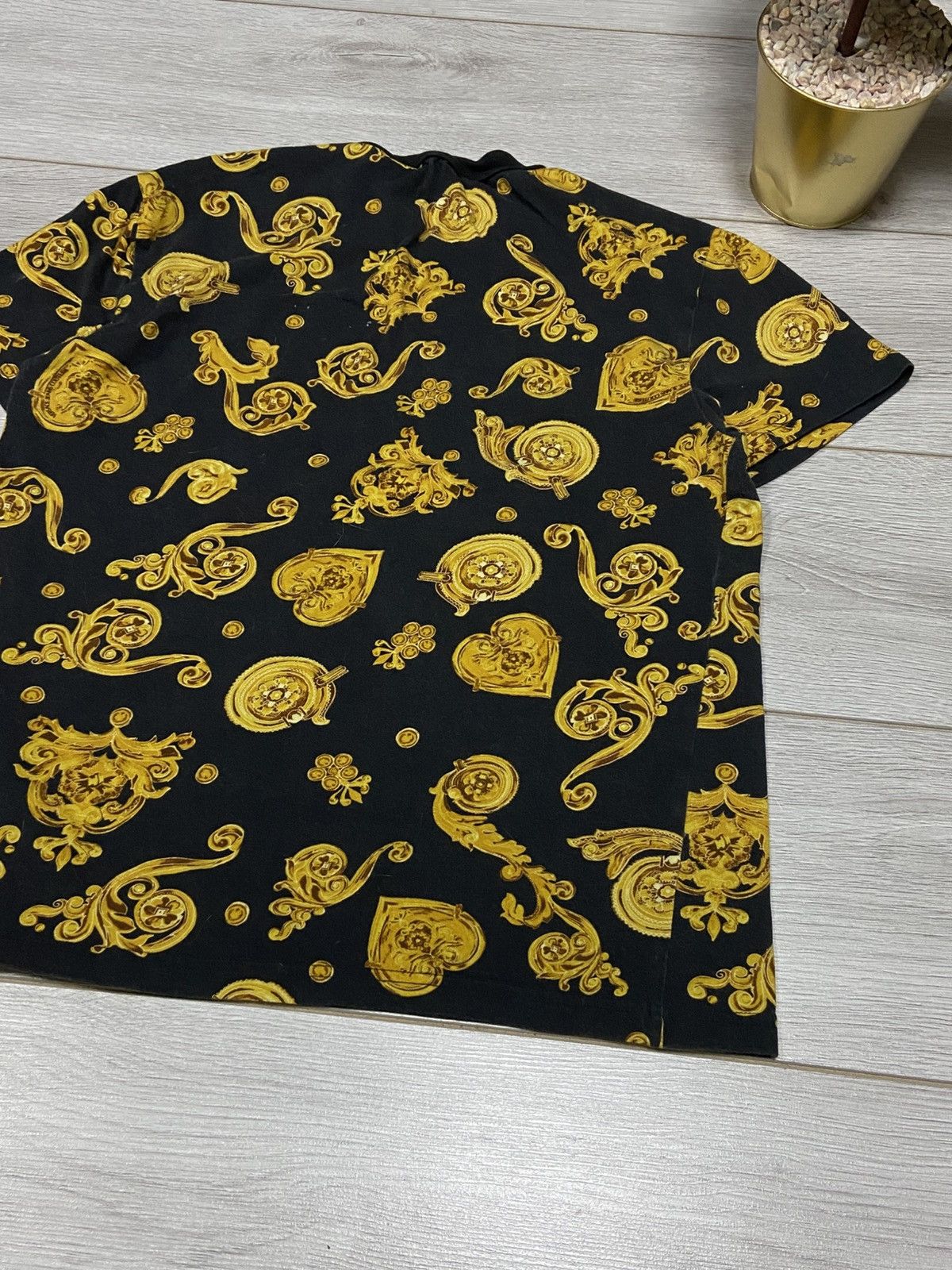 Versace Jeans Couture Versace monogram gold patterns over print t-shirt Size US L / EU 52-54 / 3 - 10 Thumbnail
