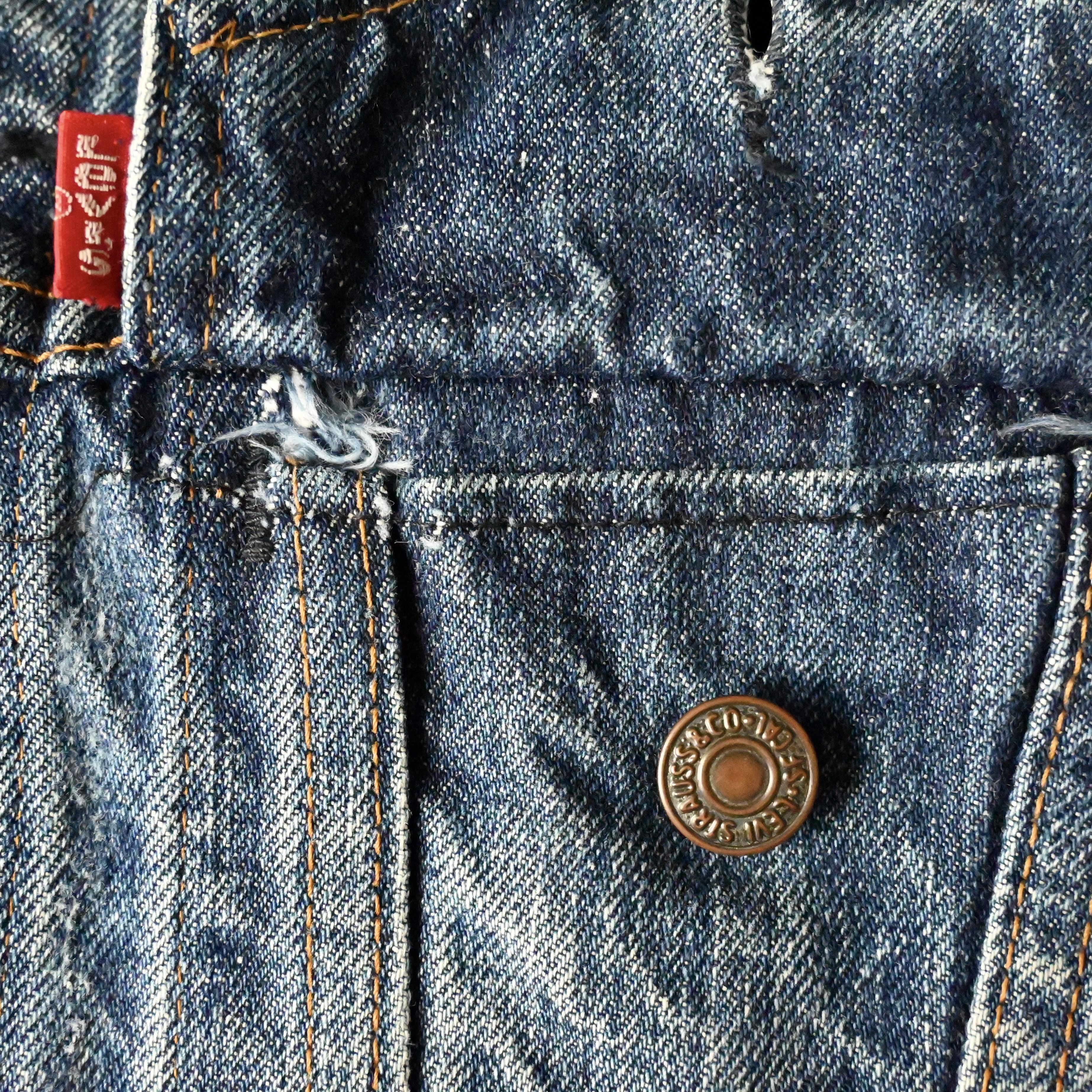 Levi's Vintage 1970s Levi's 70505 denim trucker jacket, small "e" Size US S / EU 44-46 / 1 - 7 Thumbnail