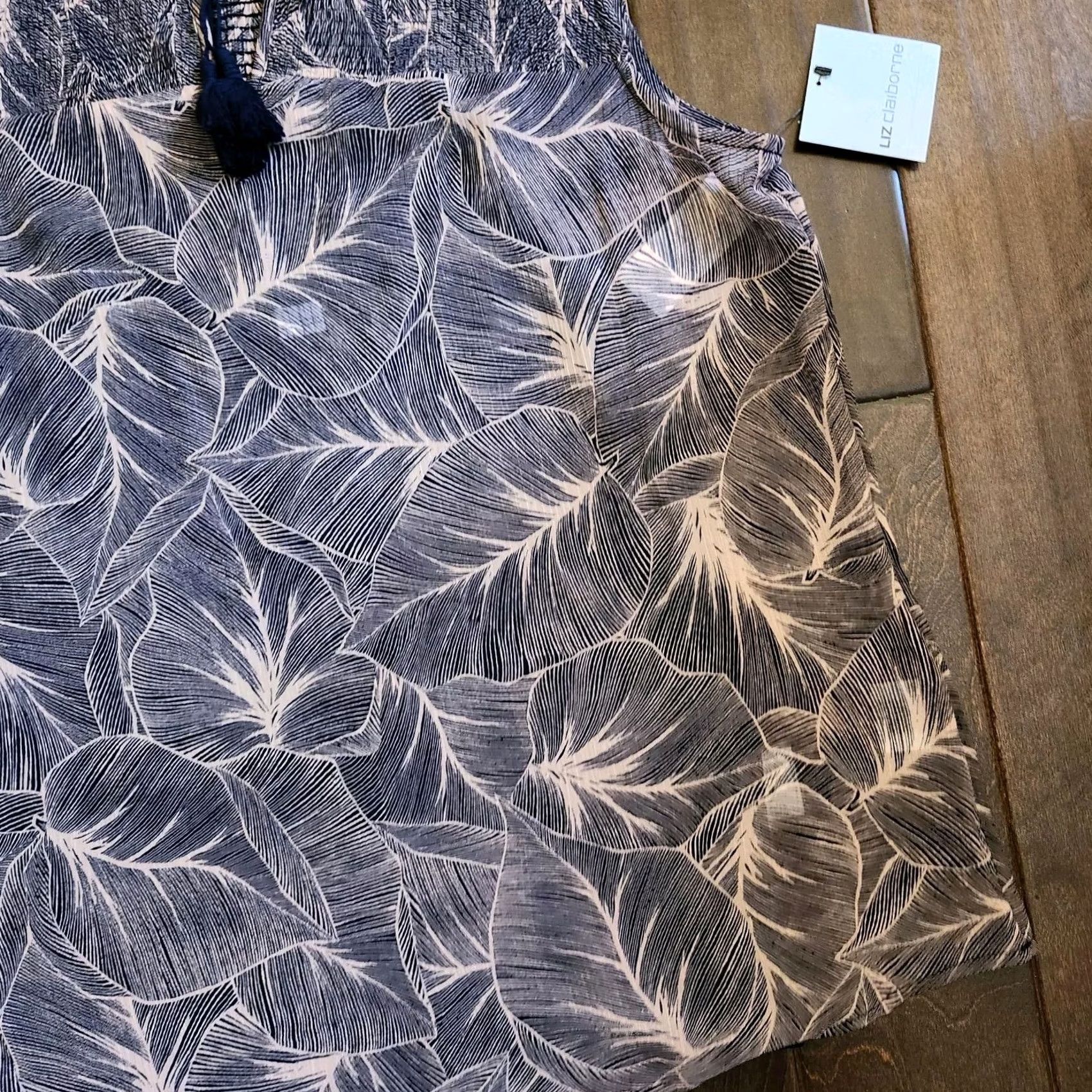 Liz Claiborne Liz Claiborne Women's Leaf Print Sleeveless Tassel Blouse & Underneath Top Sz L Size L / US 10 / IT 46 - 4 Thumbnail