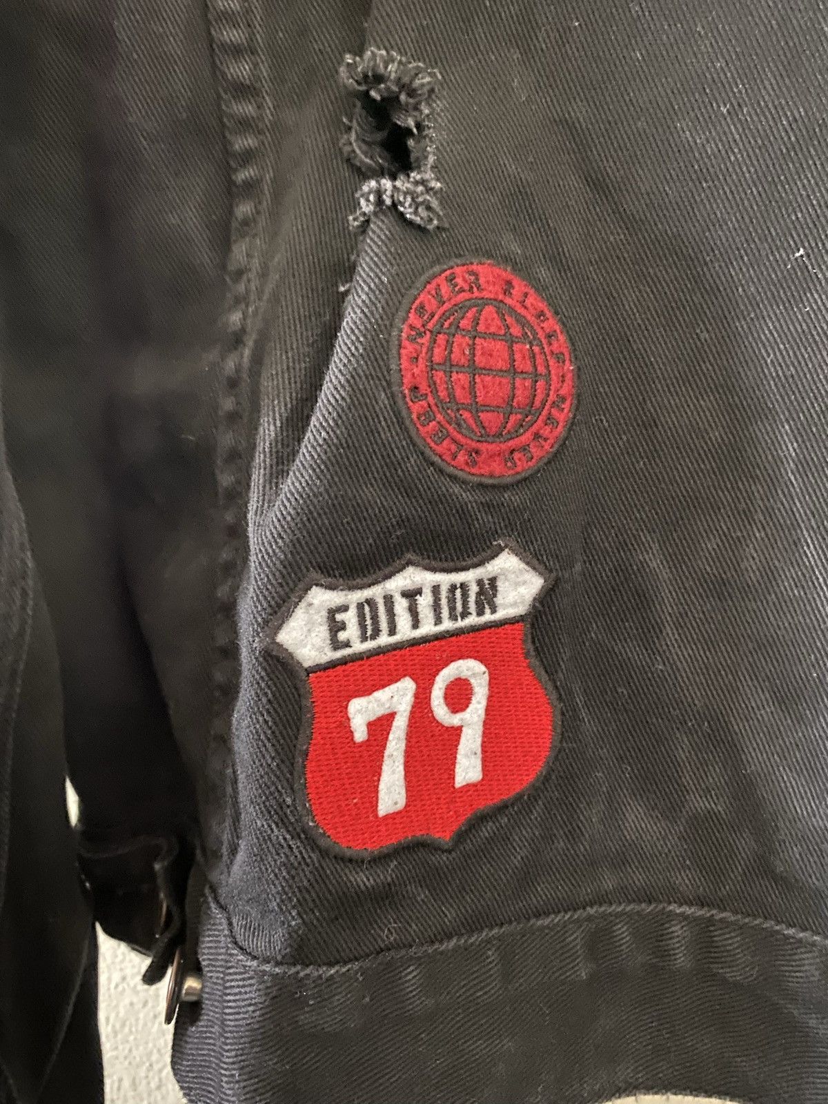 Forever 21 Forever 21 Multi-Patch and Embroidered Denim Jacket Size US XL / EU 56 / 4 - 8 Thumbnail