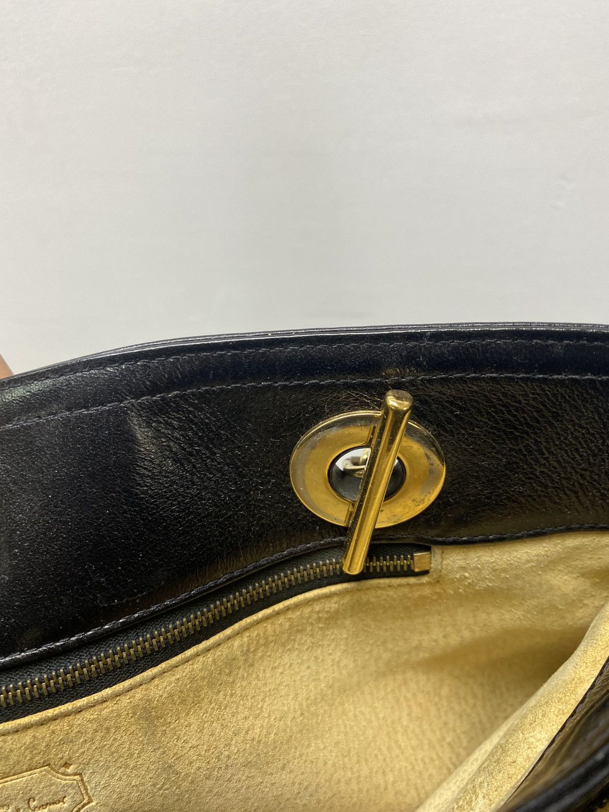 Japanese Brand × MCM MCM Tote Bag Vintage Leather Bag Made in Germany Size ONE SIZE - 13 Thumbnail
