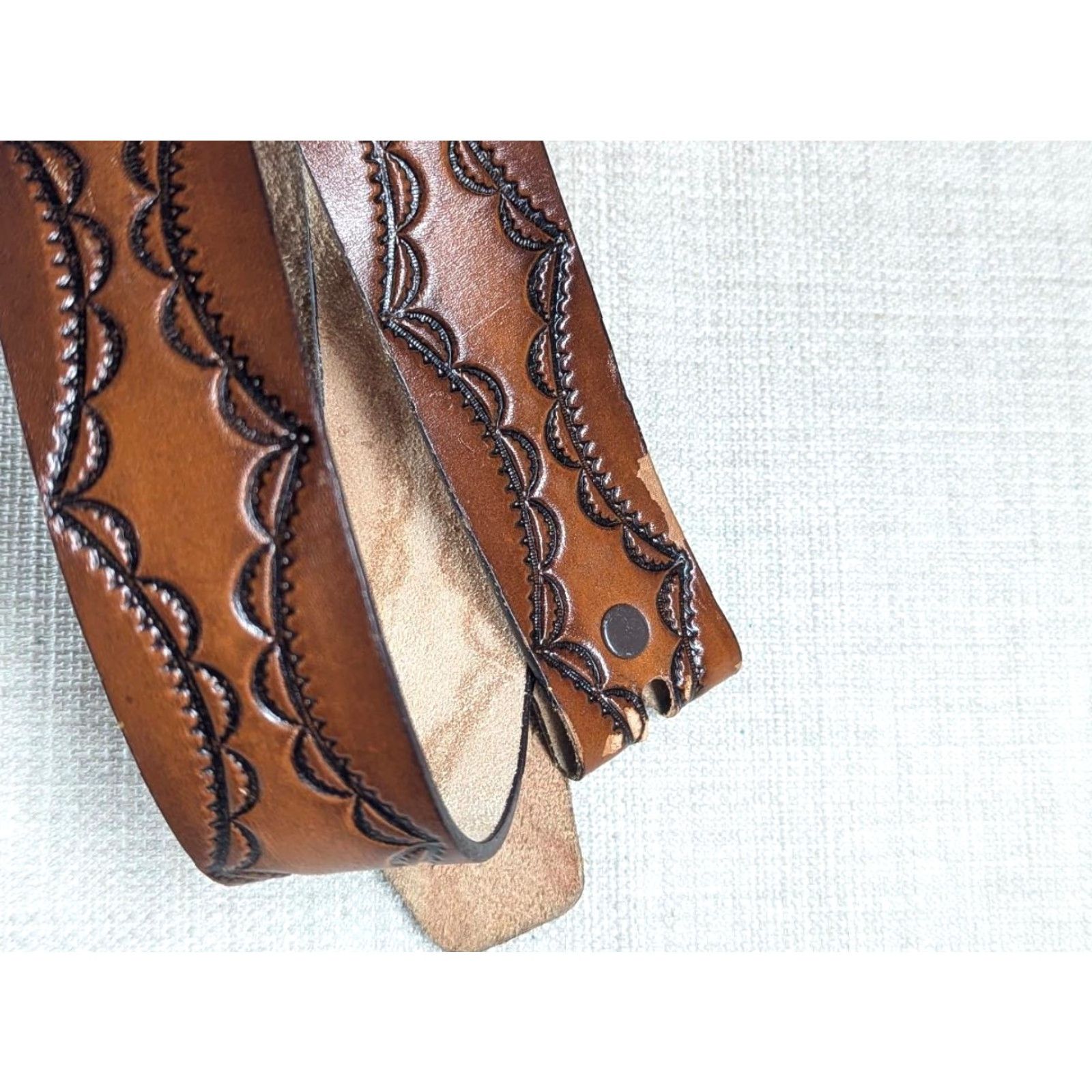 Vintage VINTAGE USA MADE TOOLED BUCKLE BELT 32 BROWN WESTERN COWHIDE COWBOY RODEO - Men - Belt - Brown - 1-1/2" - Full Grain Leather - Vintage leather belt Size 32 - 2 Thumbnail