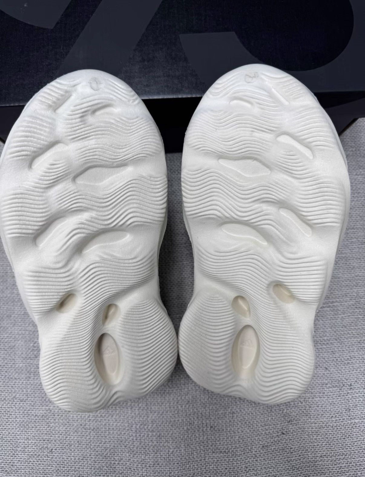 Adidas Adidas Yeezy Foam Runner Sand FY4567 K37 | Grailed