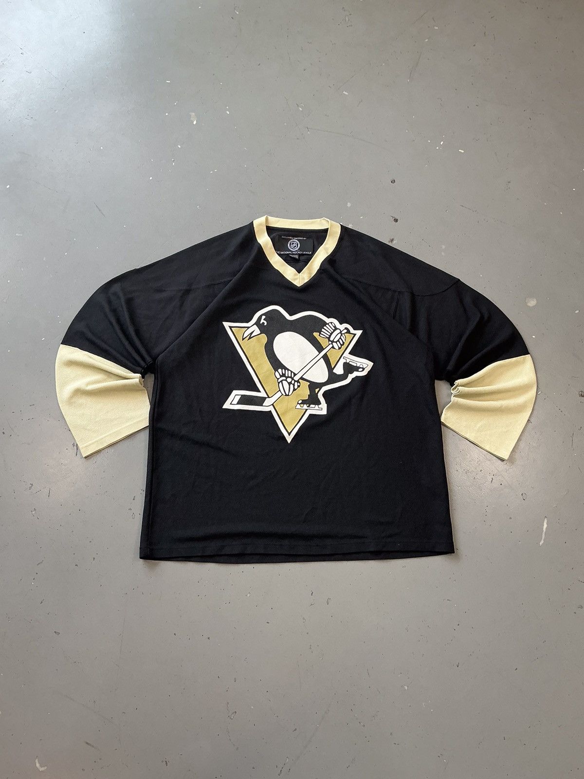 NFL × Vintage Vintage NFL penguin 🐧 print hockey jersey Size US L / EU 52-54 / 3 - 1 Thumbnail