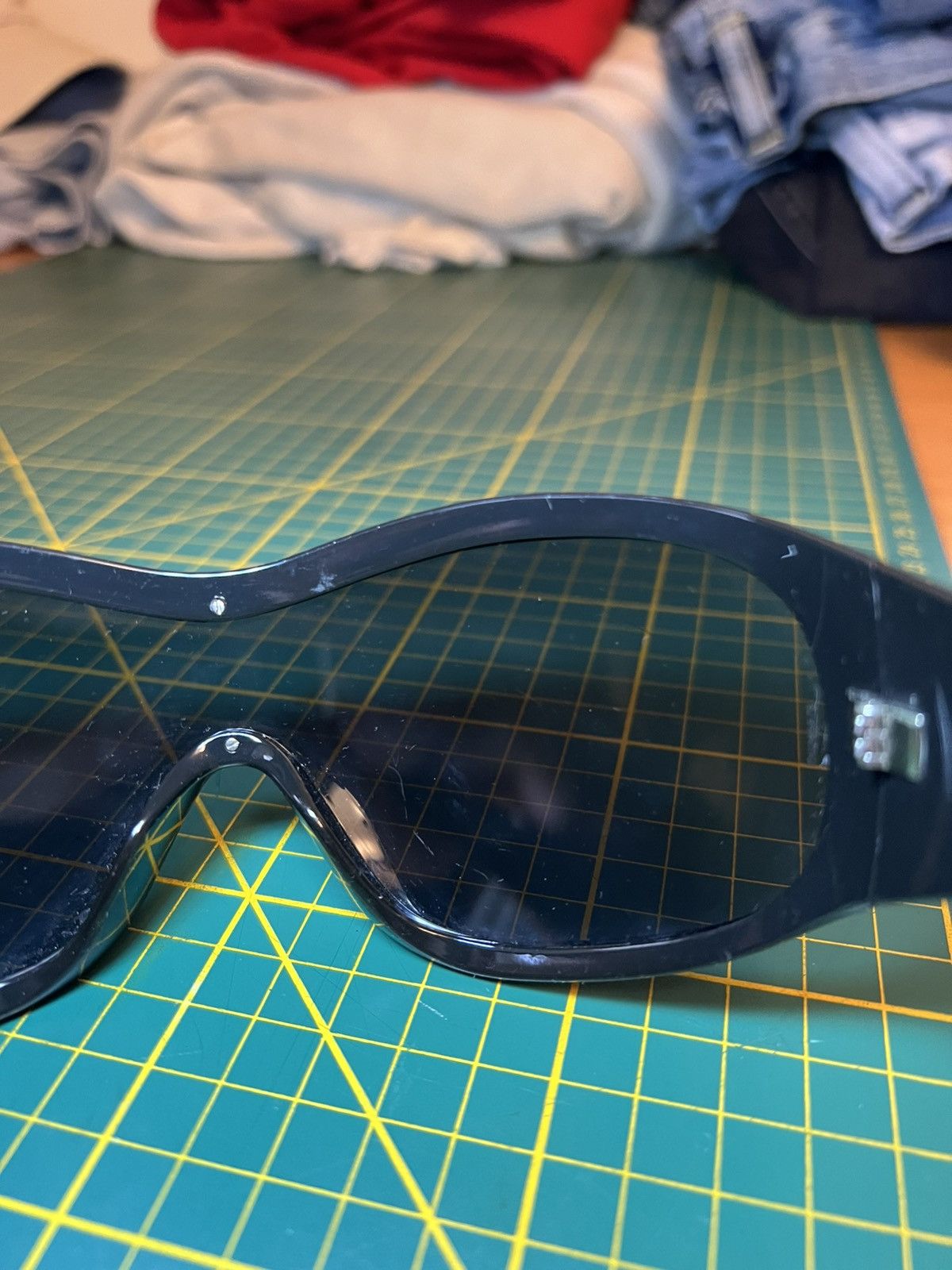 Dolce & Gabbana Vintage Dolce & Gabbana 8008 rhinestone logo ski sunglasses Size ONE SIZE - 12 Thumbnail