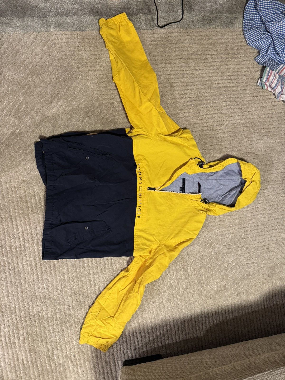 Tommy Hilfiger Vintage Tommy Hilfiger Wind Breaker Size US L / EU 52-54 / 3 - 1 Thumbnail