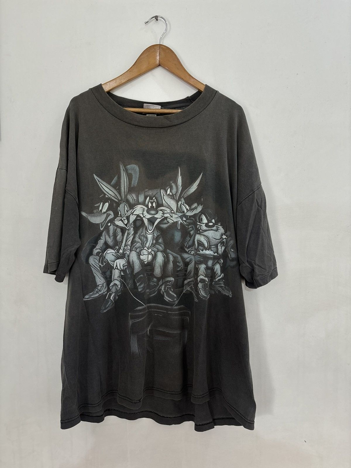 Vintage 1996 VINTAGE LOONEY TUNES MOVIE NIGHT TSHIRT Size US XL / EU 56 / 4 - 1 Thumbnail