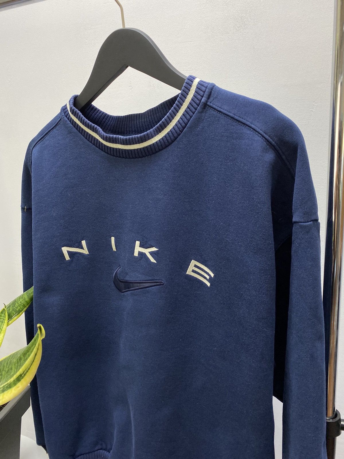 Vintage Y2K Nike 90s Big Center Logo Swoosh Sweatshirt Size US L / EU 52-54 / 3 - 7 Thumbnail