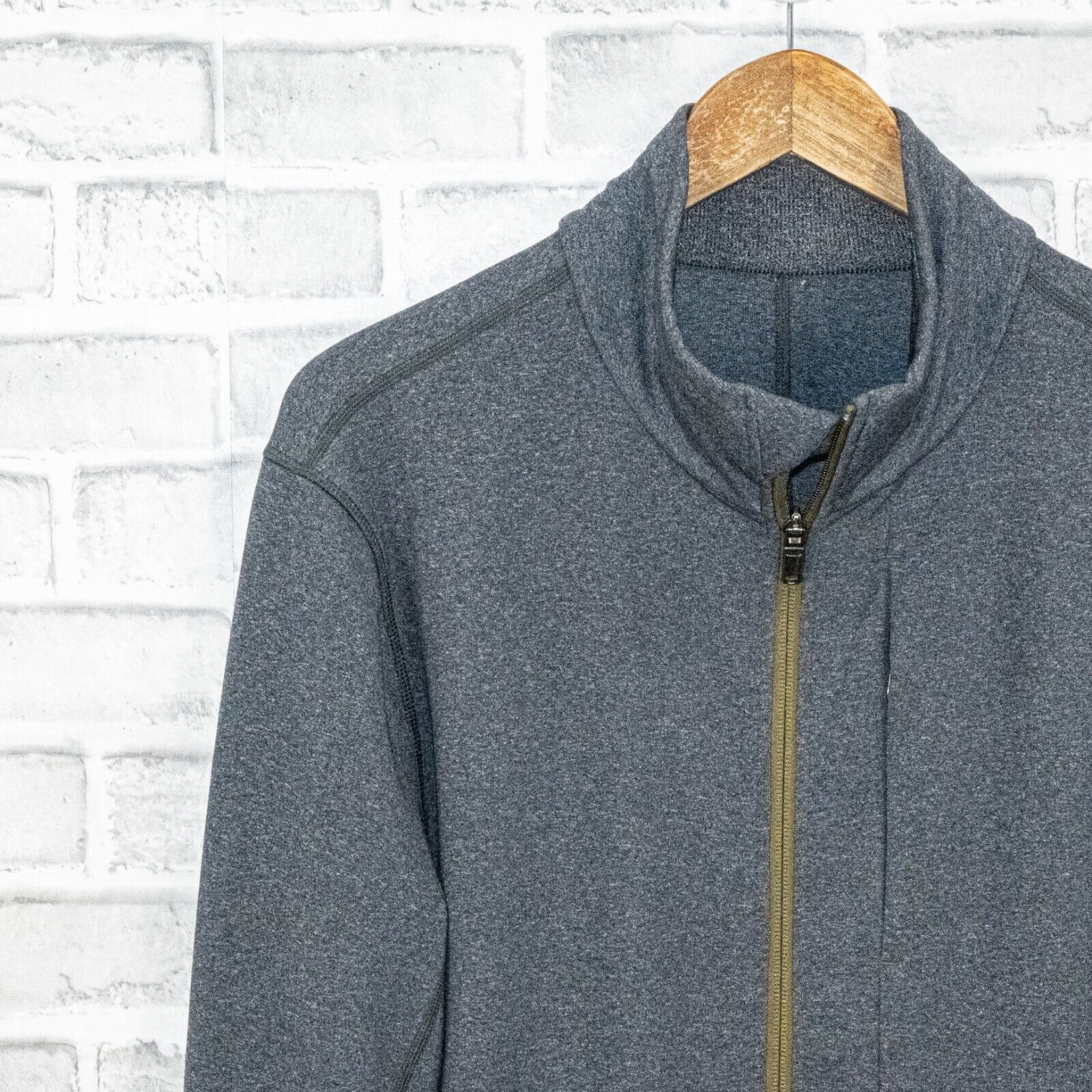 Lululemon Lululemon Full Zip Teck Jacket Multi pocket in Char Gray Size US L / EU 52-54 / 3 - 6 Thumbnail