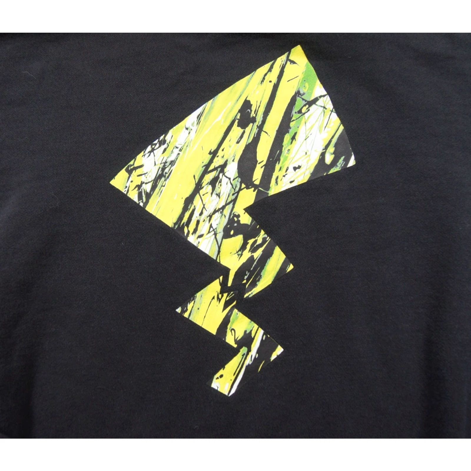 Uniqlo Pokemon Sweatshirt Mens Medium Black Crewneck Uniqlo Meguru Yamaguchi Pikachu Size US M / EU 48-50 / 2 - 2 Thumbnail