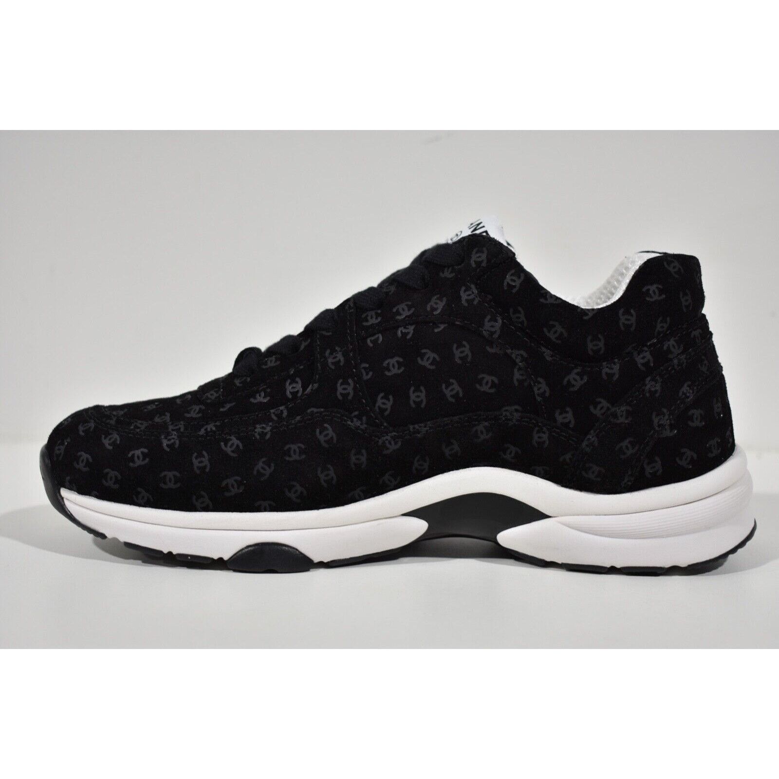 Chanel 22A Printed CC Logo White Flat Runner Trainer Sneaker 36 Size US 6 / IT 36 - 8 Thumbnail