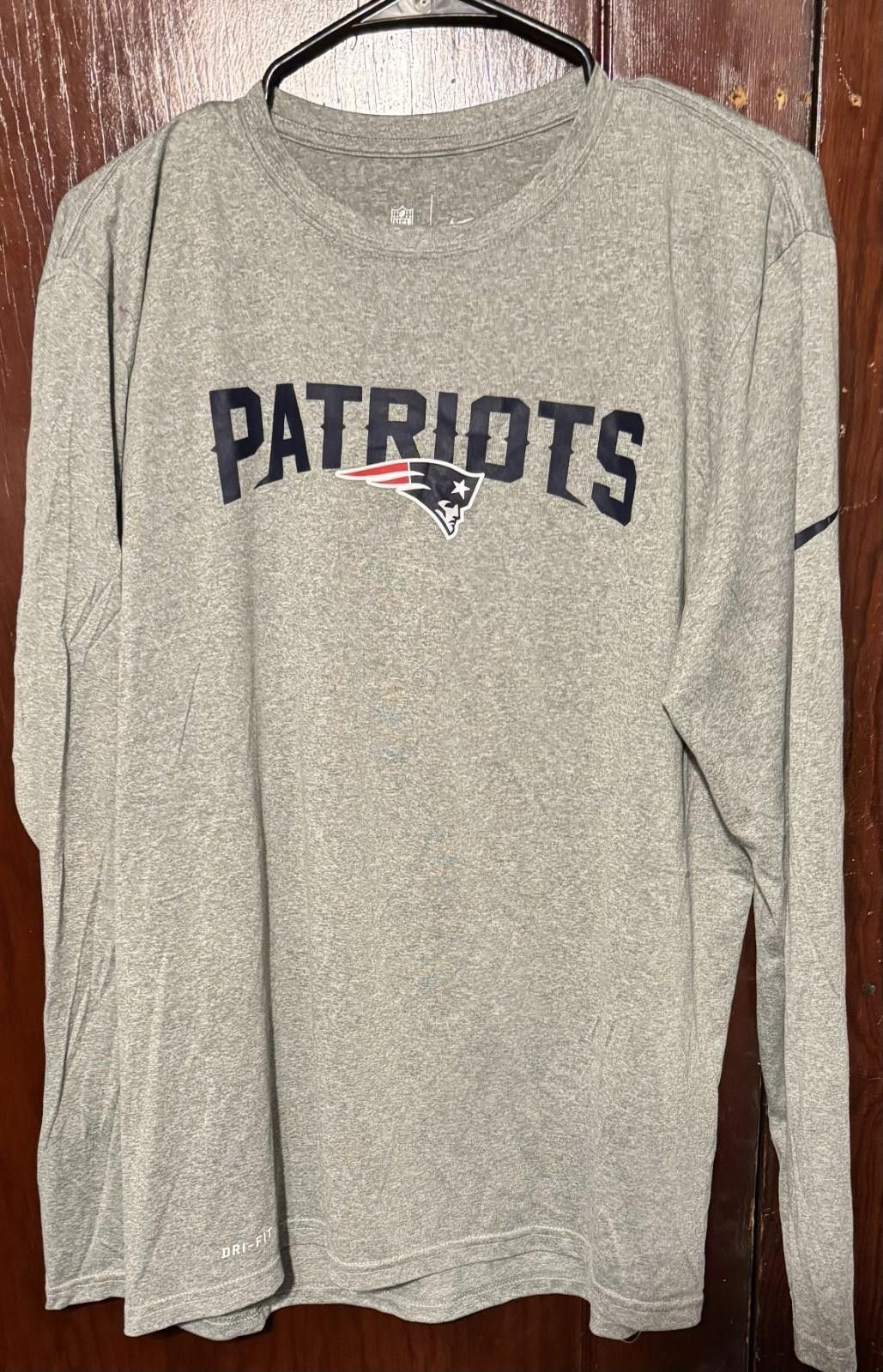Nike New England Patriots Long Sleeve T-Shirt Men L Gray Nike Size US L / EU 52-54 / 3 - 1 Thumbnail