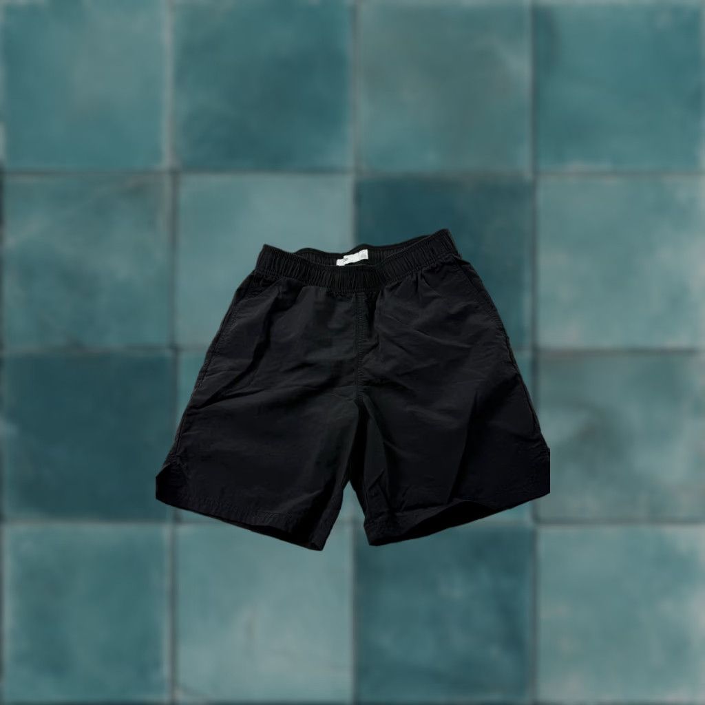 Vintage BP Shorts Mens Small Black Nylon Elastic Waist Drawstring Casual Pockets Bermuda Shorts Mens Black Nylon Casual Pockets Knit? Size US 29 - 1 Thumbnail
