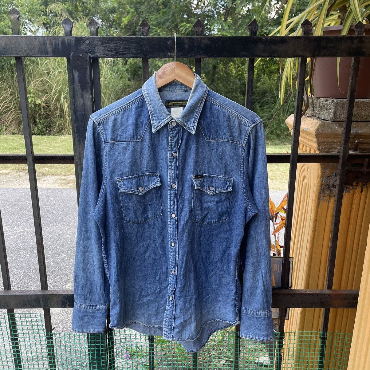 Lee × Vintage 🔥🔥Lee Stoned Wash Double Pocket Ripped Western Denim Shirts Size US L / EU 52-54 / 3 - 1 Thumbnail