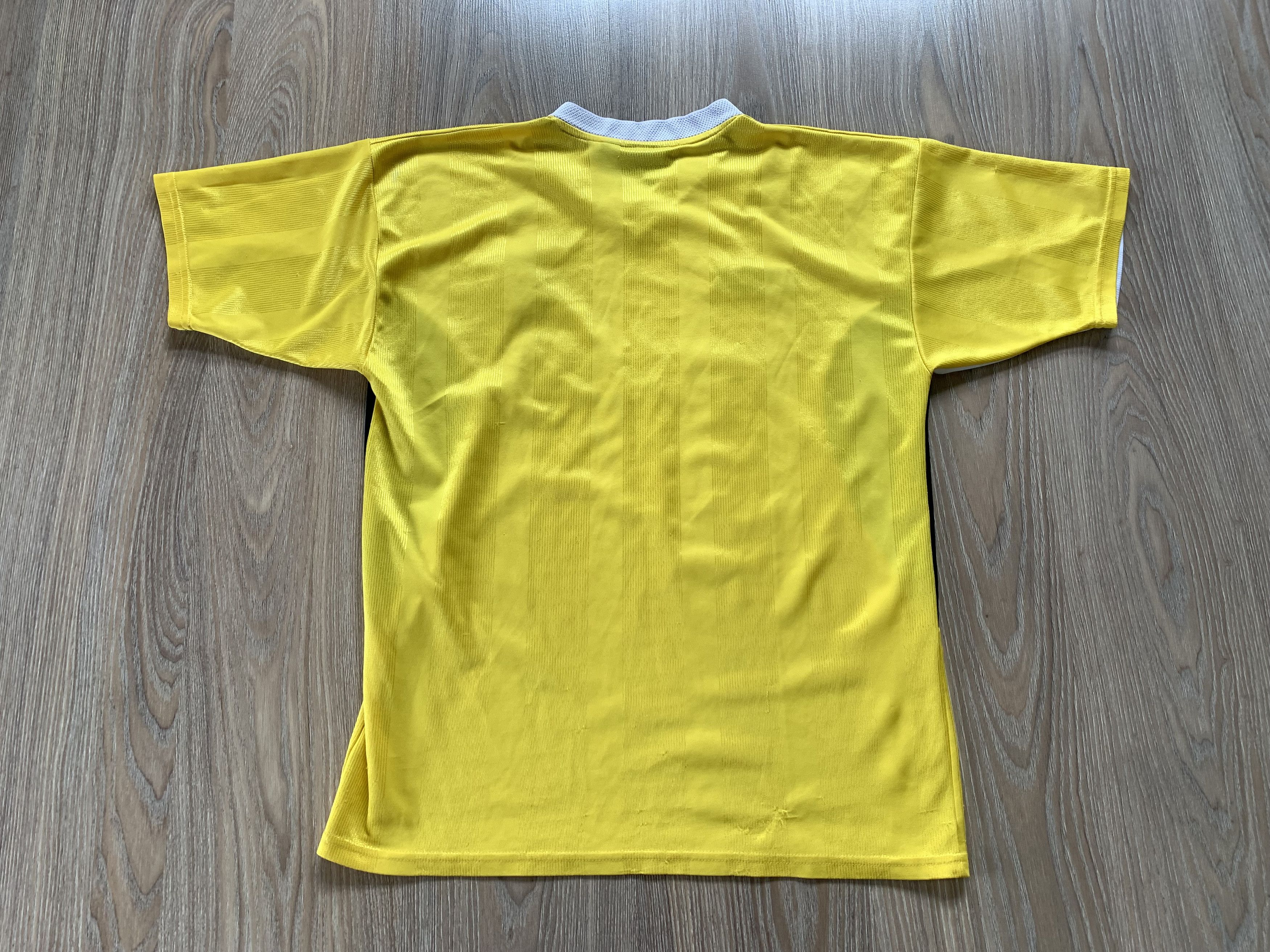 Sports Specialties TFG Sports Torquay United FC Sparkworld Soccer Jersey 01-03 Size US M / EU 48-50 / 2 - 3 Thumbnail