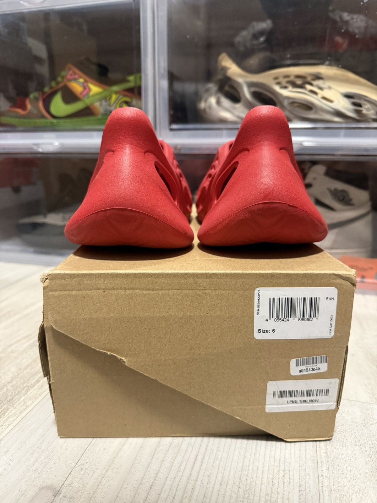 Adidas × Kanye West Adidas Yeezy Foam Runner Vermillion Size US 6 / EU 39 - 5 Thumbnail