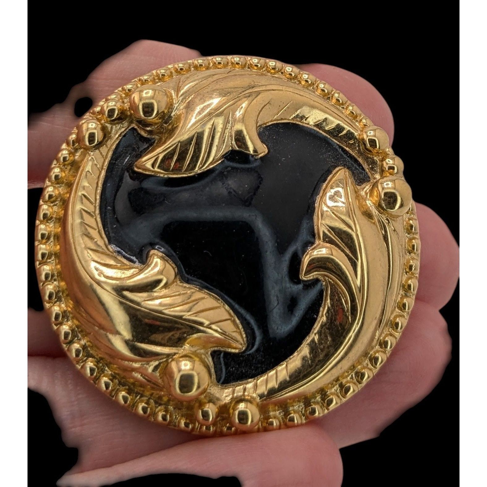 Other Vintage 1980s Gold & Black Enamel Round Brooch Pin With Leaf Size ONE SIZE - 1 Thumbnail
