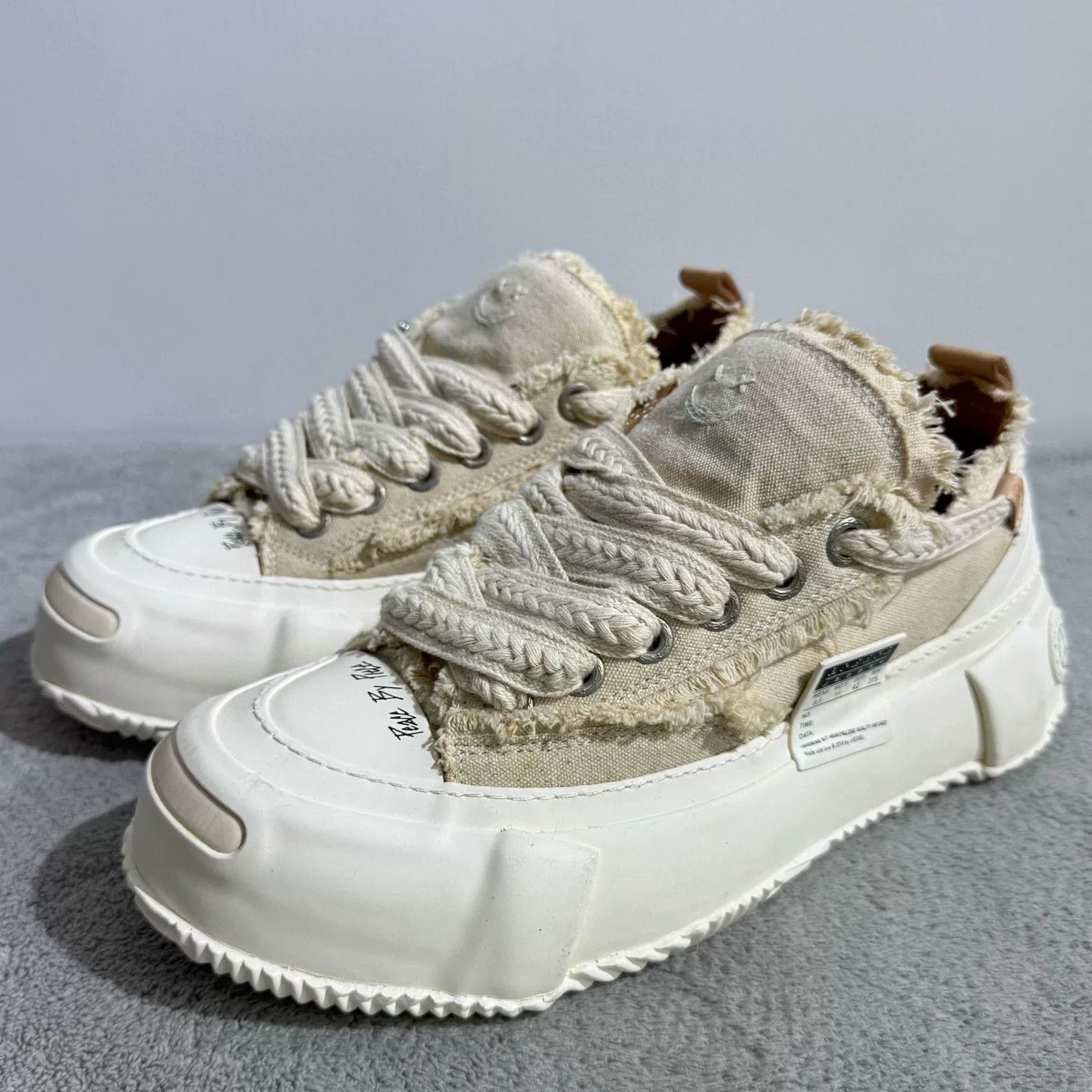 Other Canvas Cotton White Lowtop Sneakers 42 Men Size US 9 / EU 42 - 1 Thumbnail