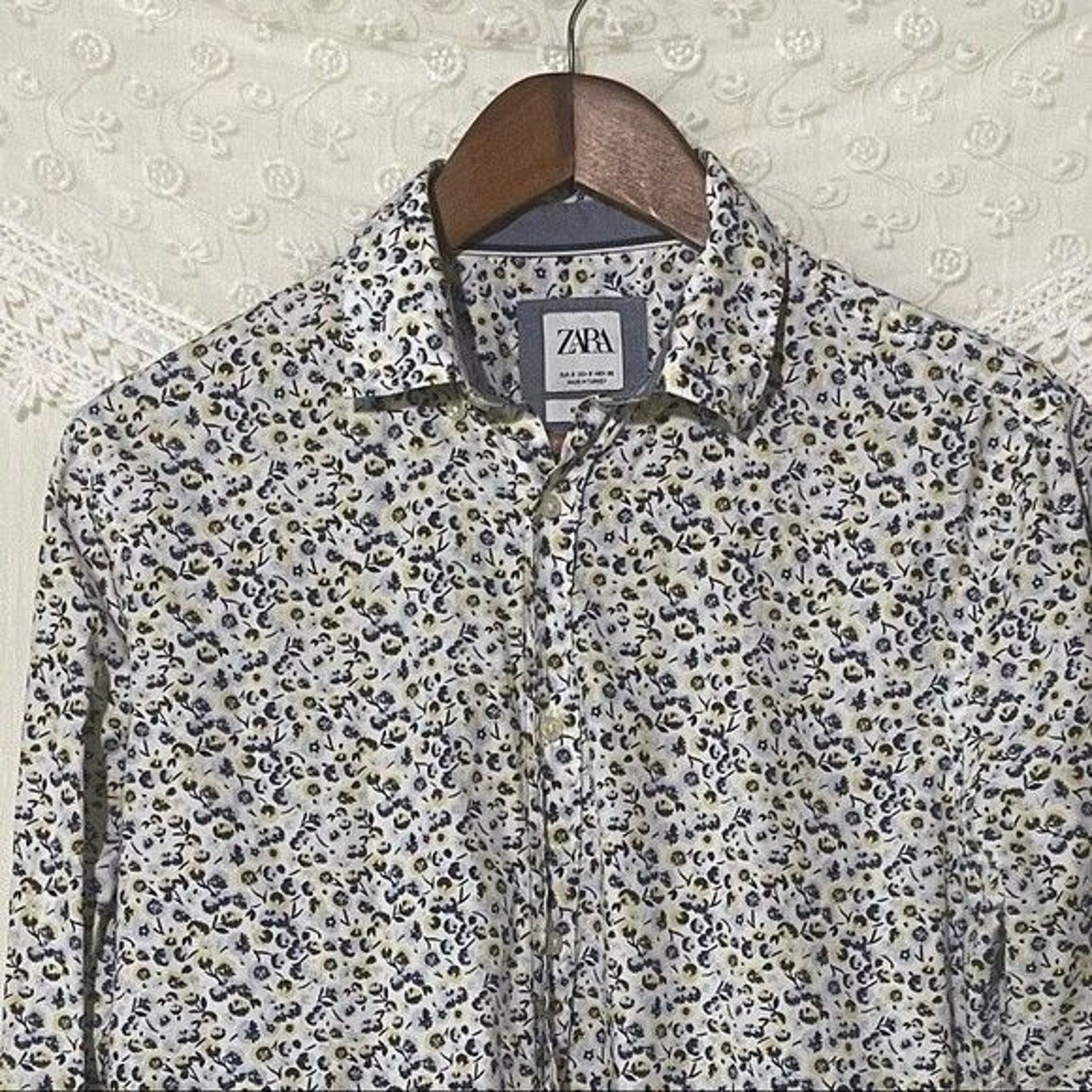 Zara Zara Shirt Shirt Small Slim Fit Ditsy Floral Blue Yellow Size S / US 4 / IT 40 - 2 Thumbnail