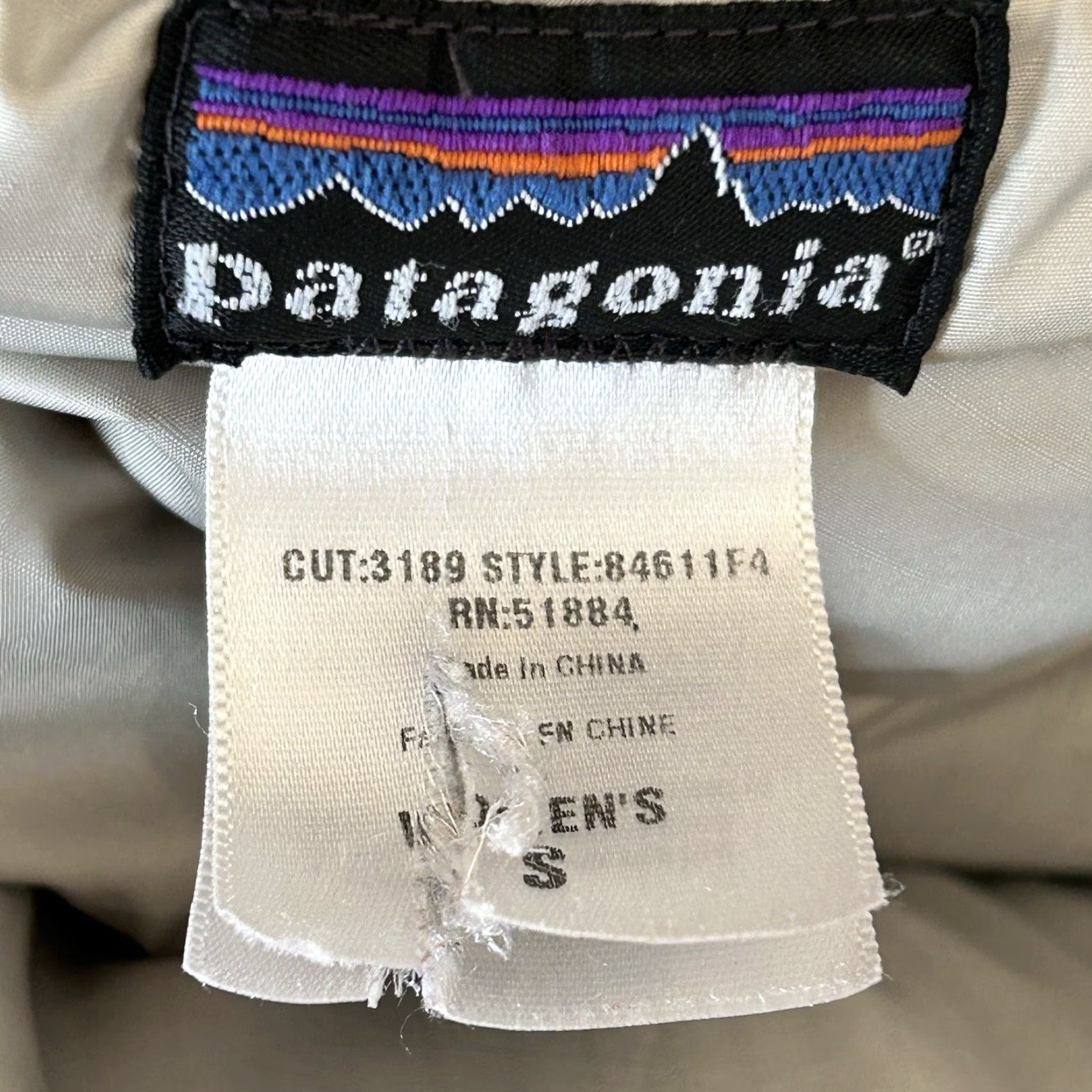 Patagonia Patagonia Jacket Women’s Small Down Quilted Full Zip Lightweight Insulated Black Short Sleeves Winter Fall Spring Everyday Travel Casual Business Size S / US 4 / IT 40 - 7 Thumbnail