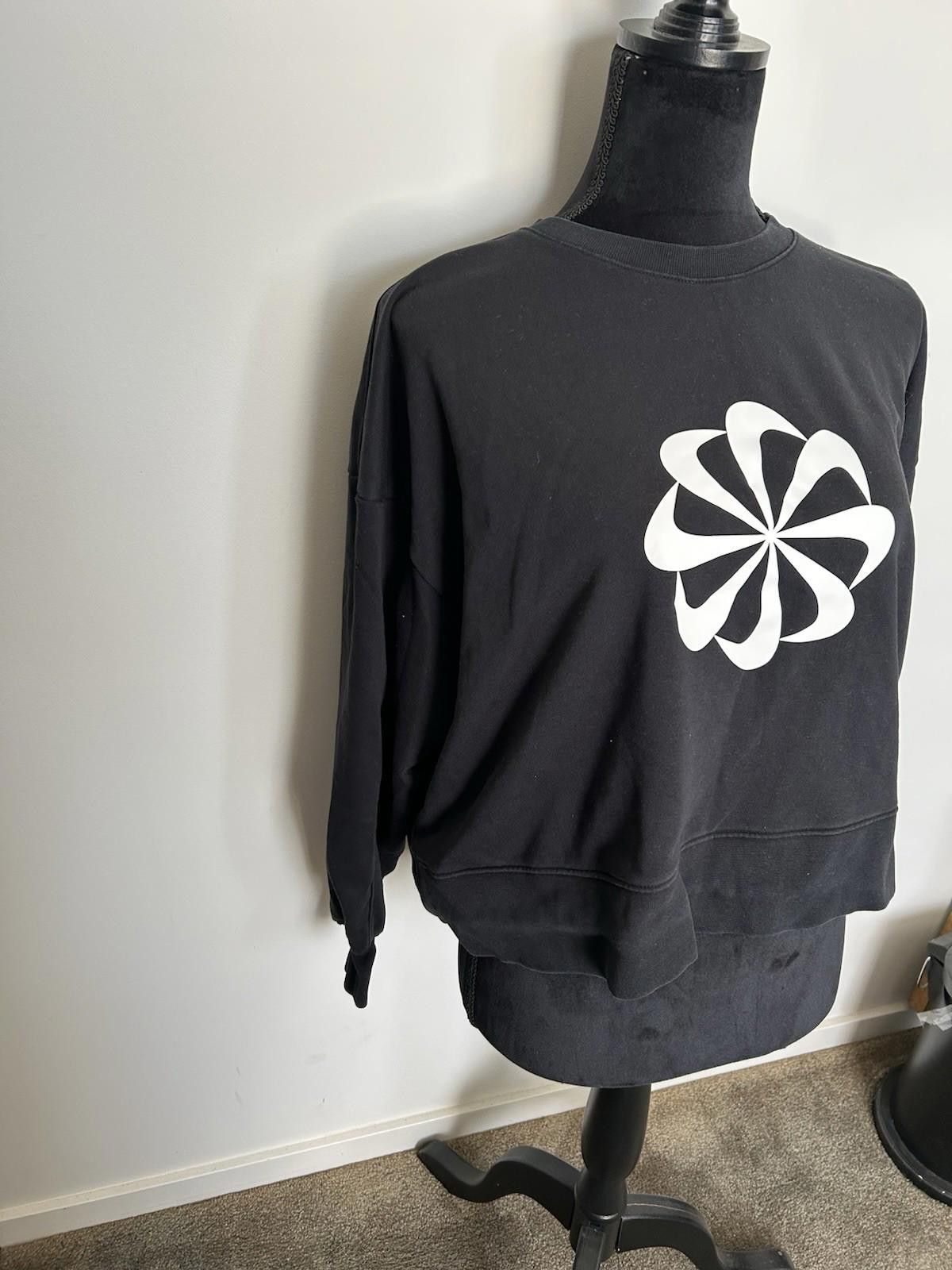Nike Nike Sportswear Crop Top Jumper Sweater - Size M (008) Size M / US 6-8 / IT 42-44 - 4 Thumbnail