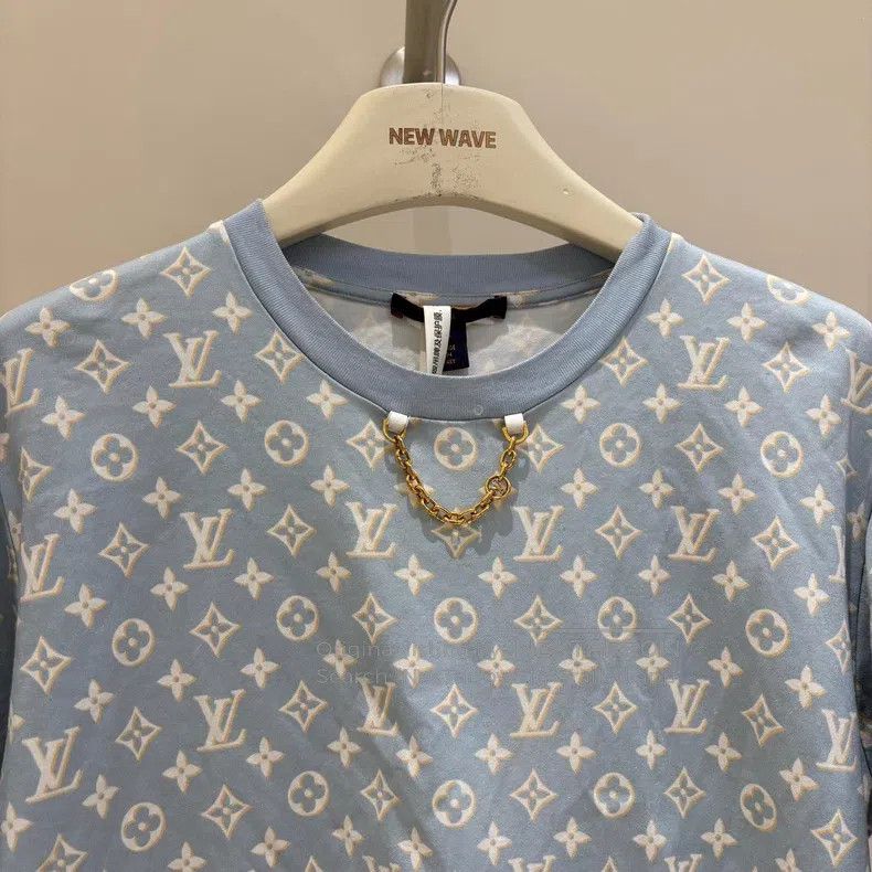 Louis Vuitton Louis Vuitton Round neck full logo short sleeve Size US M / EU 48-50 / 2 - 3 Thumbnail