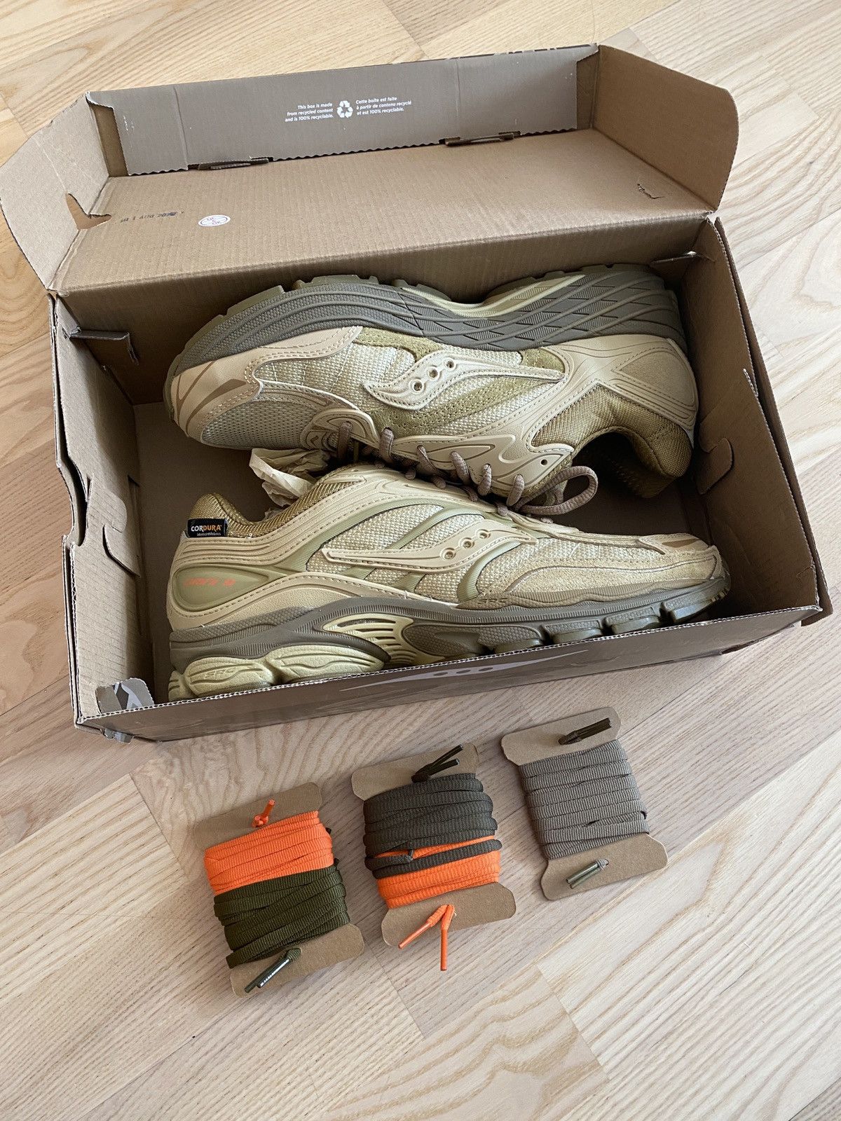 Saucony Saucony X Starcow ProGrid Omni 9 Armor “Desert” Size US 9 / EU 42 - 9 Thumbnail