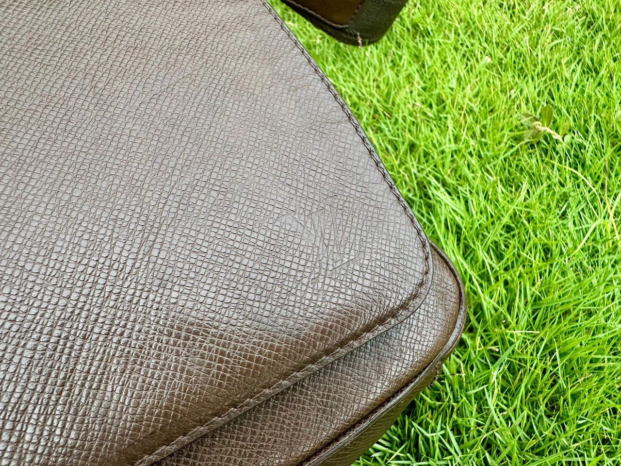 Louis Vuitton Authentic Louis Vuitton Grizzli Taiga Roman PM Messenger Size ONE SIZE - 15 Thumbnail