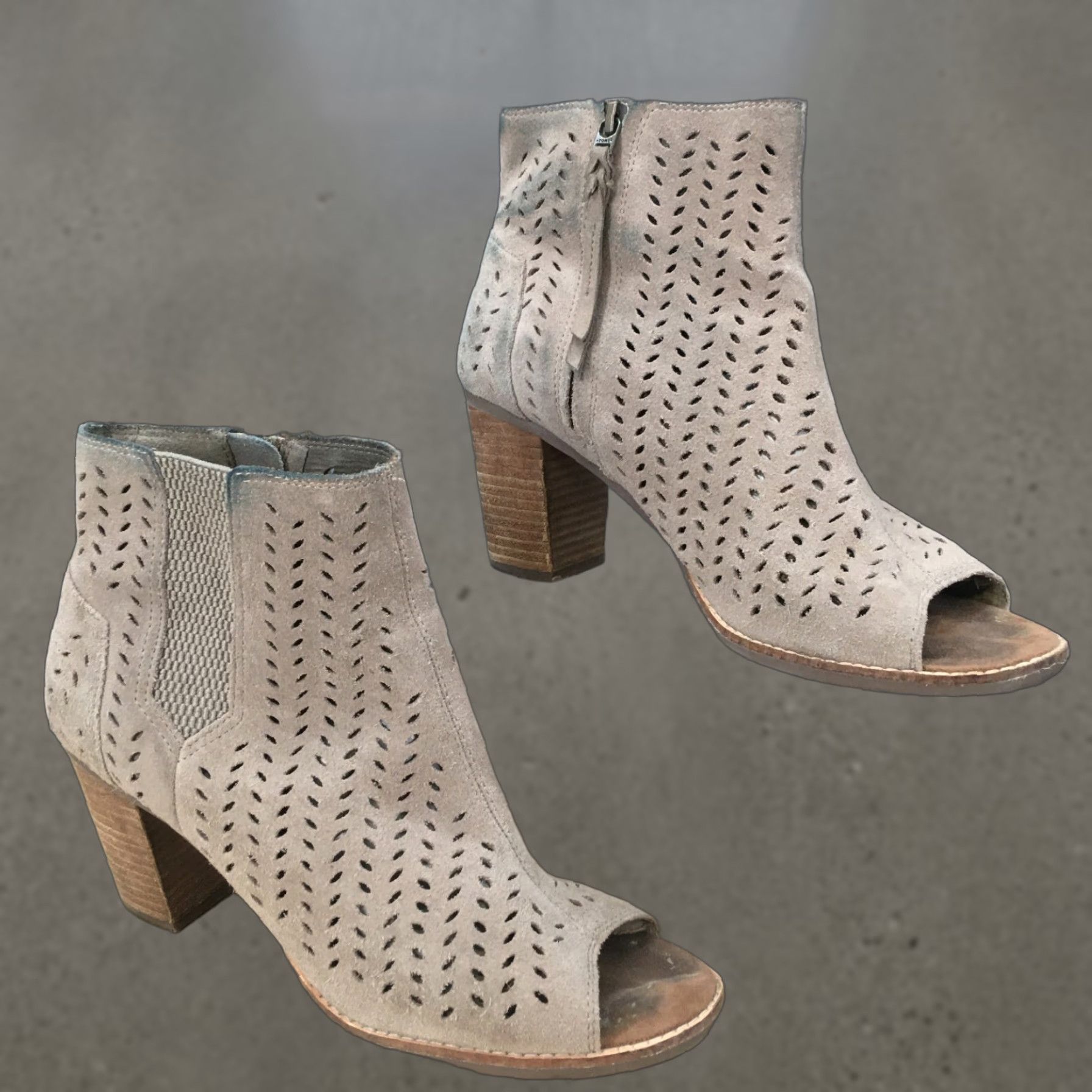 Toms TOMS Boots Womens 10 Casual Side Zip Ankle Bootie Gray Suede Peep Toe Heels Size US 10 / IT 40 - 1 Thumbnail