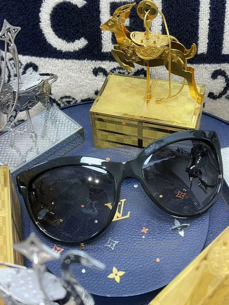 Chanel Chanel Pearl sunglasses Size ONE SIZE - 2 Thumbnail