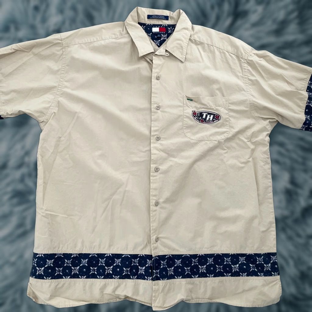Tommy Hilfiger VINTAGE Tommy Hilfiger Shirt Adult XL Beige Button Up Hawaiian Camp Loop Collar Size US XL / EU 56 / 4 - 1 Thumbnail