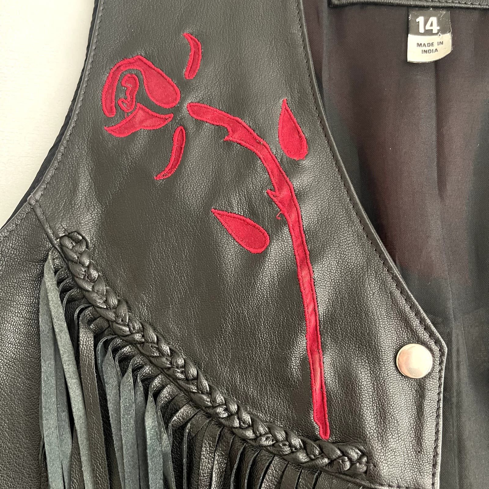 Vintage Pegasus Ladies Black Leather Vest Fringed Embroidered 14 Size XL / US 12-14 / IT 48-50 - 8 Thumbnail