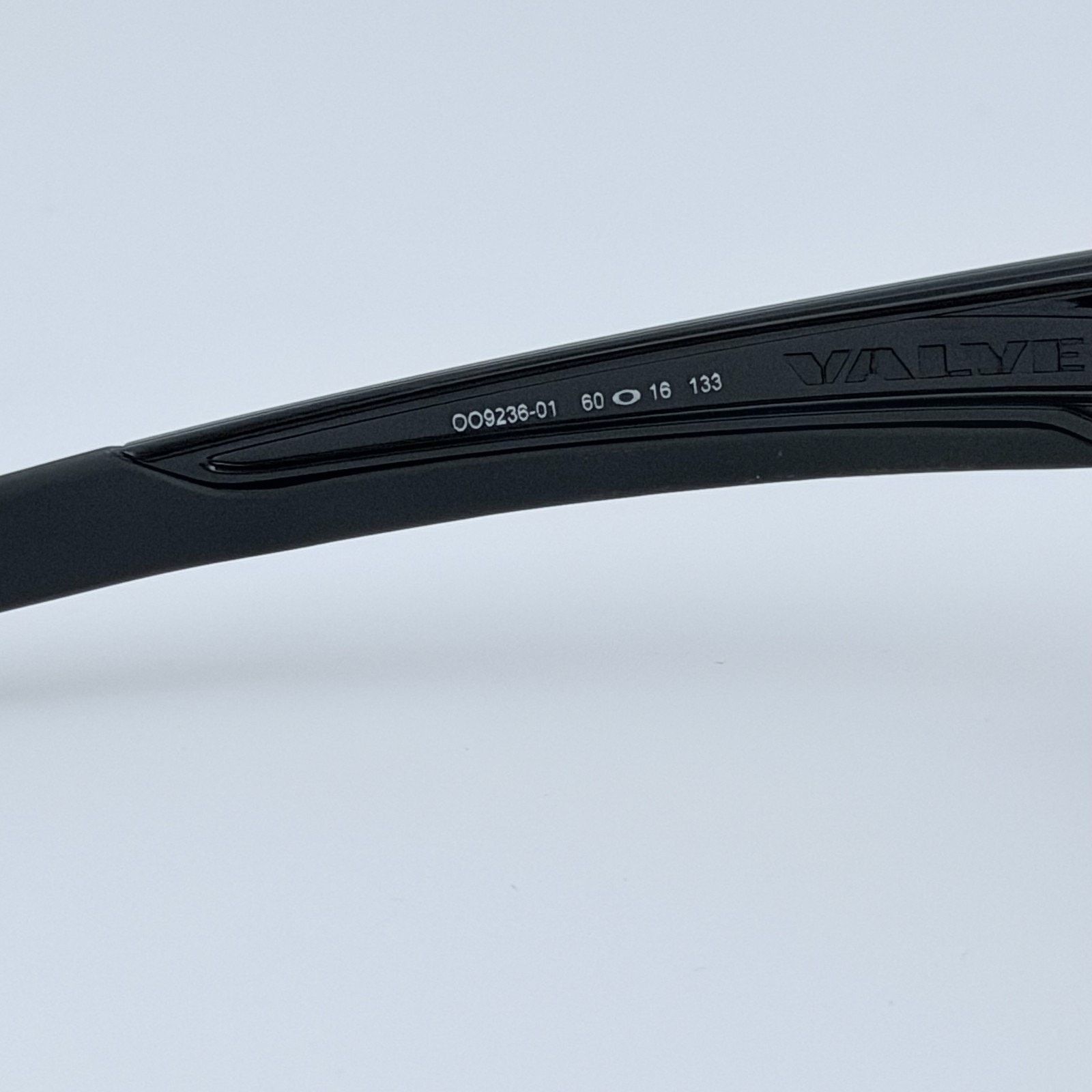 Oakley NEW Oakley Valve OO9236-01 Polished Black/Black Iridium Size ONE SIZE - 4 Thumbnail