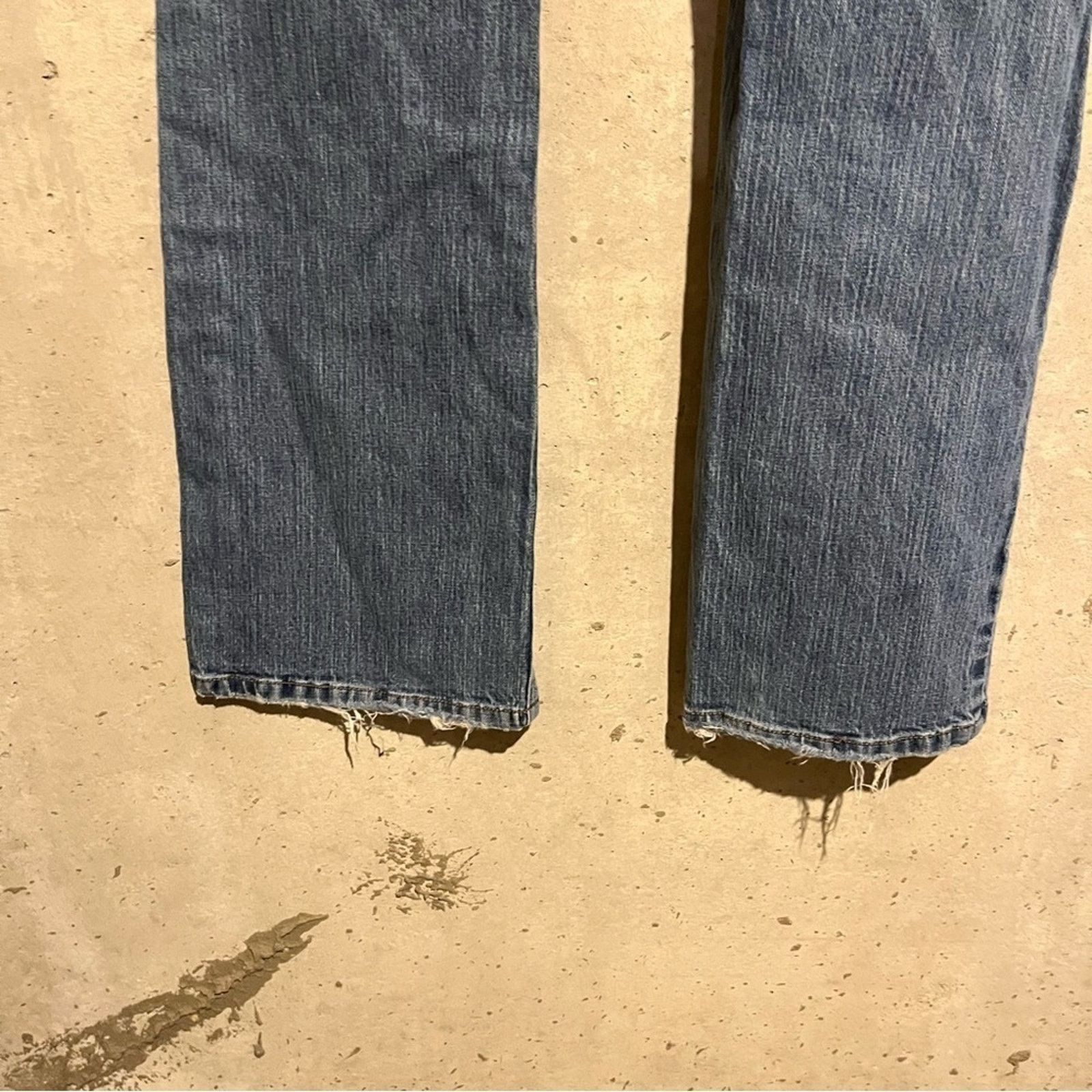 Guess Guess Jeans Women’s Sz 29 Bootcut Back Flap Pockets Low Rise Size 29" - 10 Thumbnail