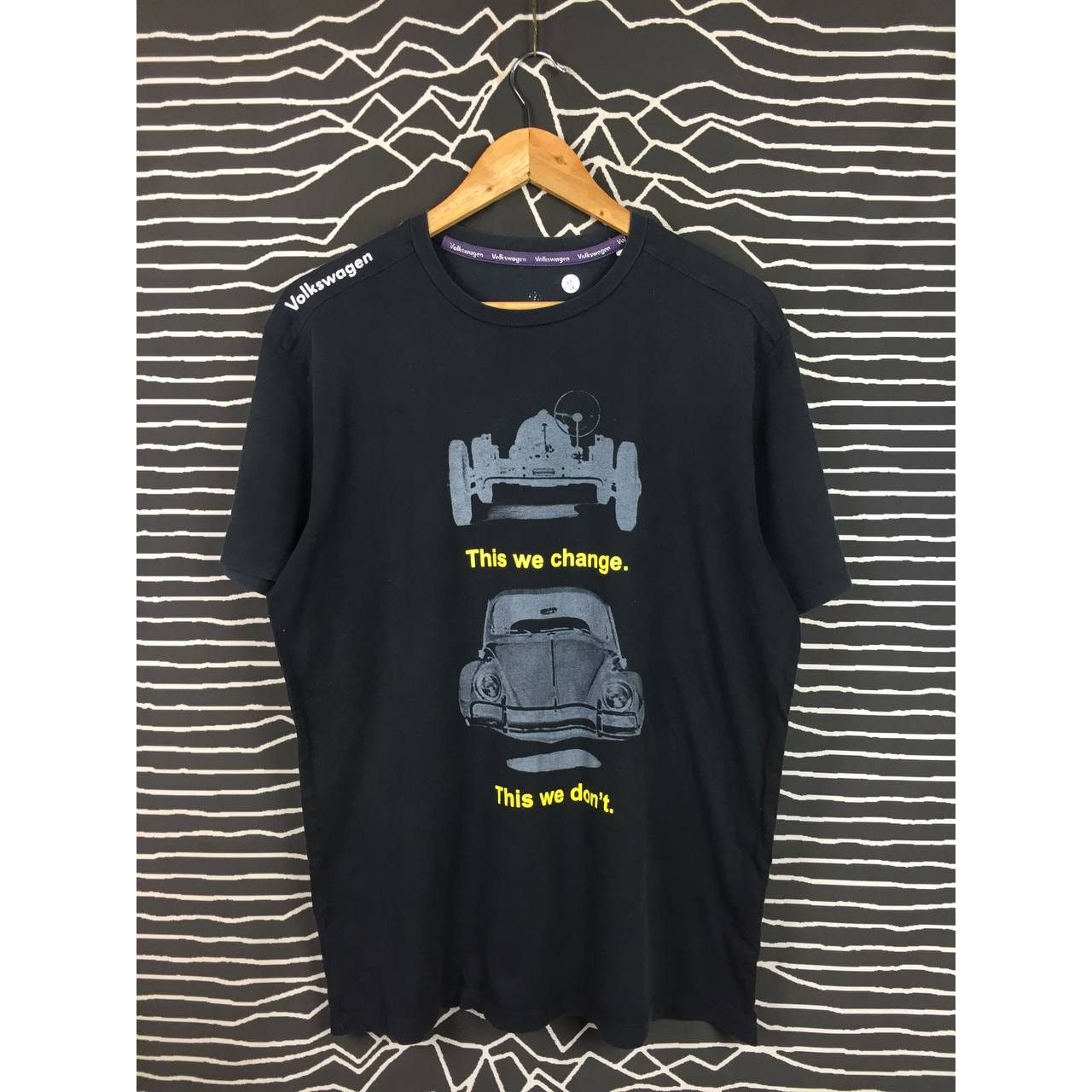 Vintage Volkswagen This We Change This We don't Graphic Car Tee Size US L / EU 52-54 / 3 - 1 Thumbnail