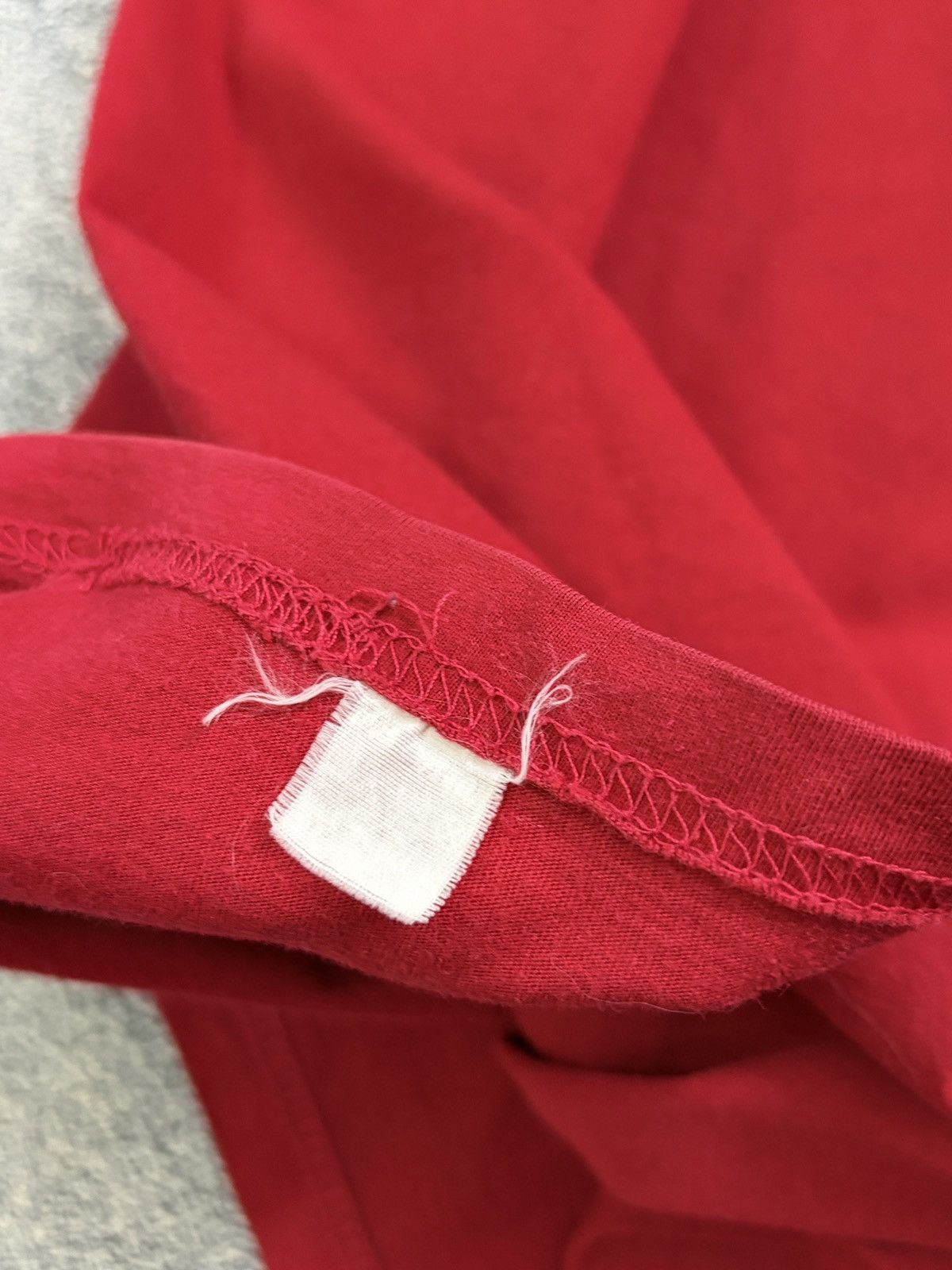 Moschino Vintage Moschino Jeans Red Cheap and Chic Peace T-Shirt Y2K Size US M / EU 48-50 / 2 - 6 Thumbnail