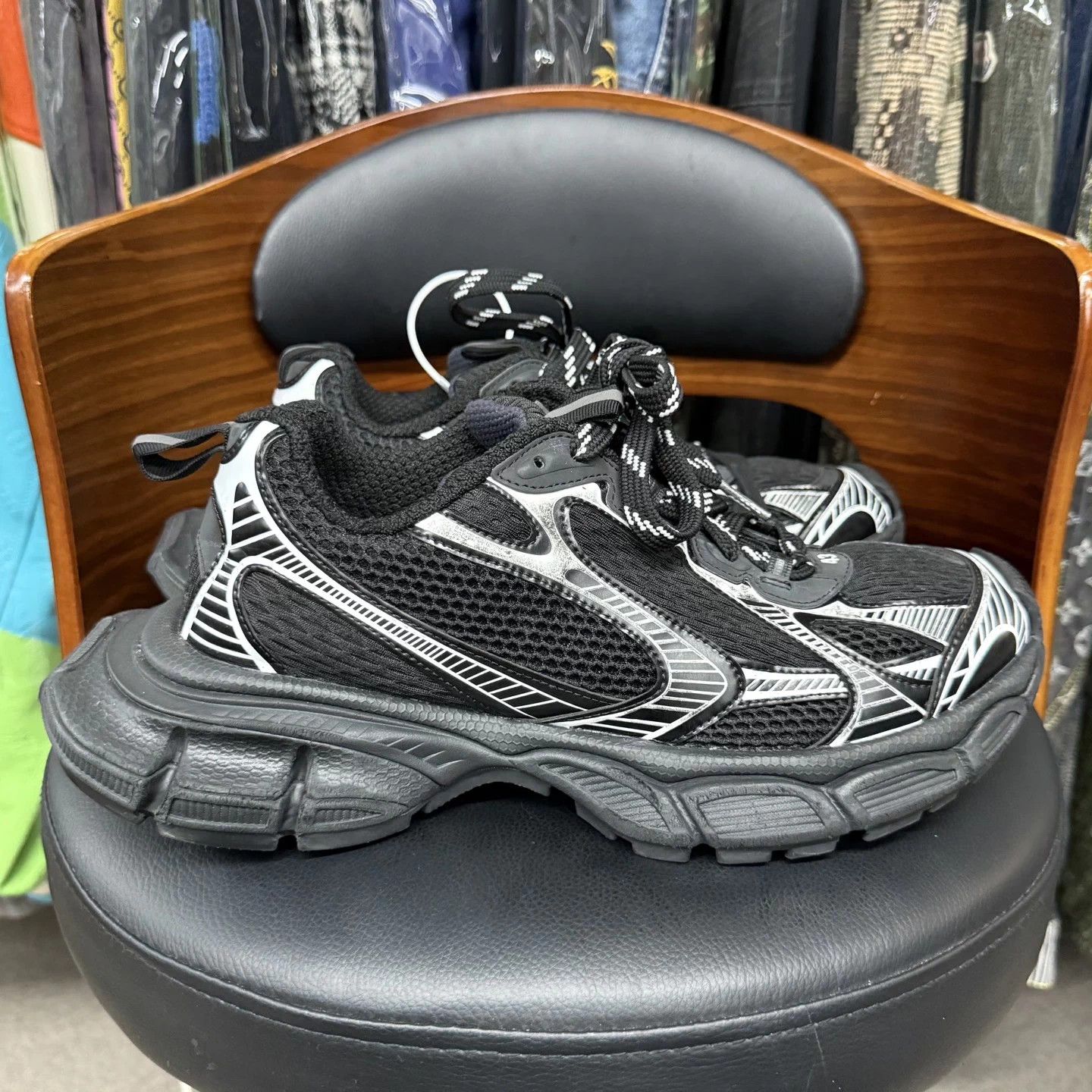 Balenciaga Balenciaga 3XL Black Silver 43 Mint Condition Size US 10 / EU 43 - 4 Thumbnail