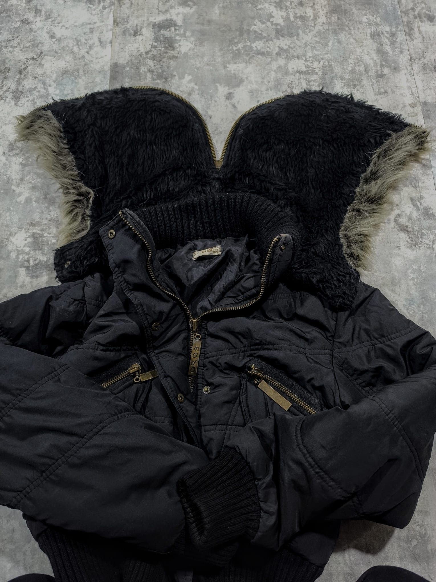 Hysteric Glamour FauxFur Indie Sleaza Japan Type SplitHood Crop Bomber Jacket Size S / US 4 / IT 40 - 7 Thumbnail