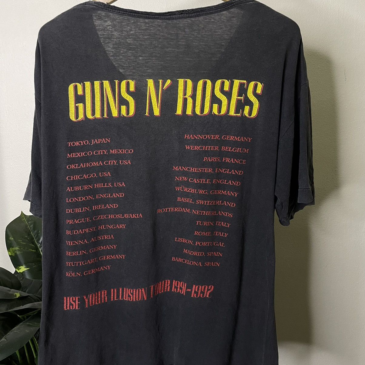 Band Tees × Guns N' Roses × Vintage Vintage 1991 Gun N Roses Use Your Illusion Tour Brockum Tee Size US L / EU 52-54 / 3 - 6 Thumbnail