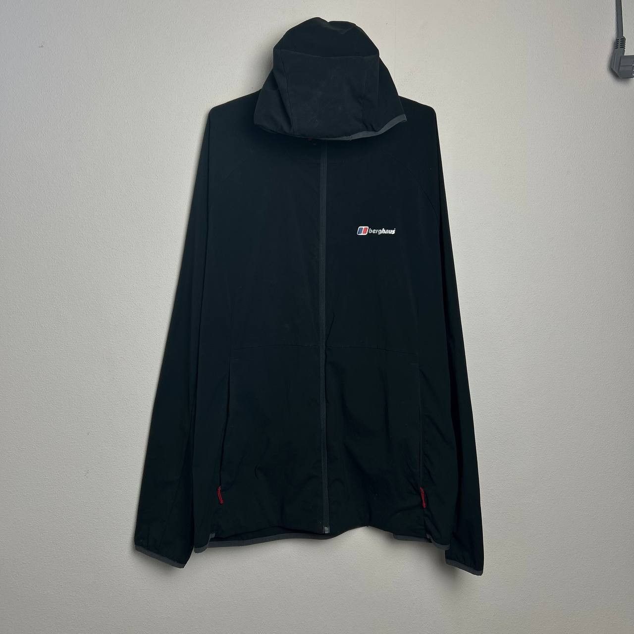 Berghaus Mens Berghaus Small logo Outdoor Atom gorpcore jacket Size US XL / EU 56 / 4 - 1 Thumbnail