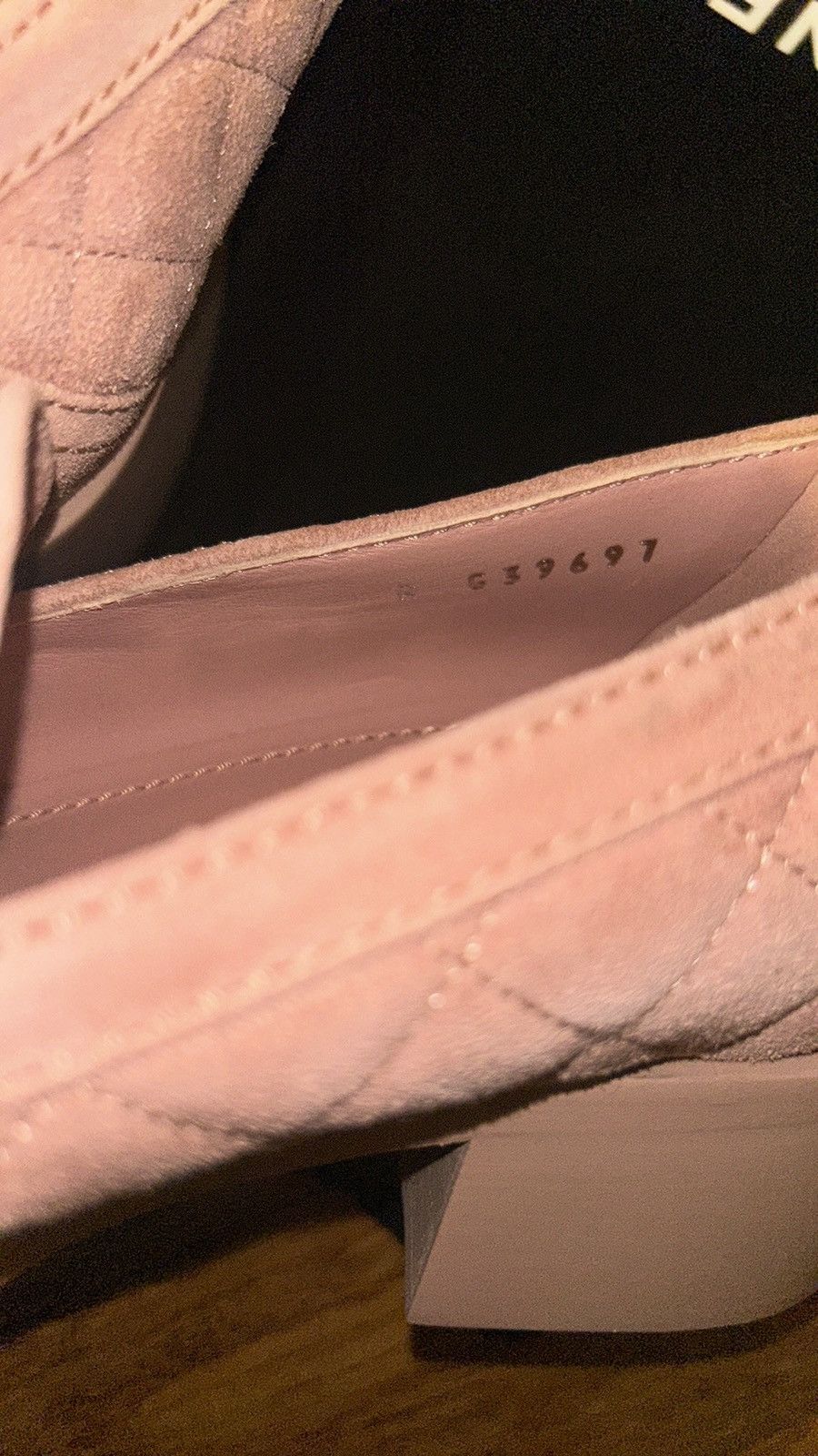 Chanel Chanel Quilted Suede CC Heart Loafers Pink size 38.5 Size US 8.5 / IT 38.5 - 7 Thumbnail