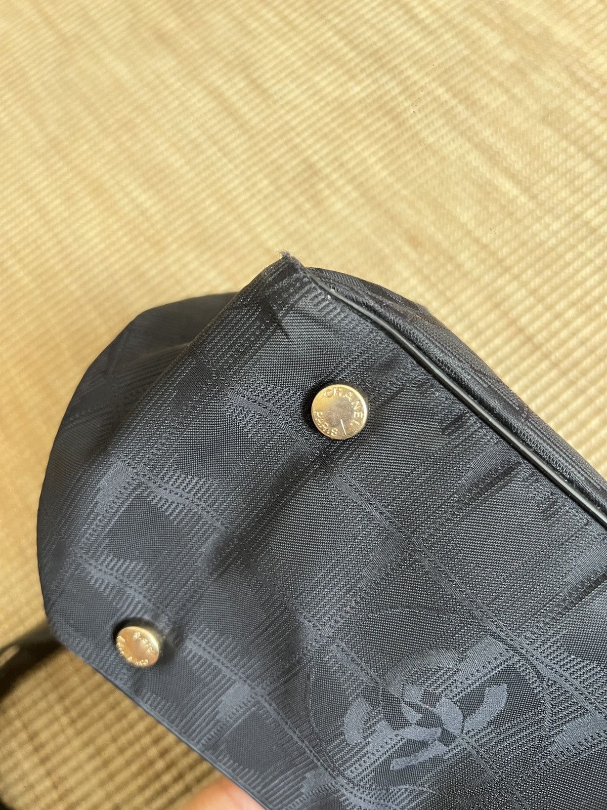Chanel Vintage Chanel nylon logo bag in black Size ONE SIZE - 11 Thumbnail